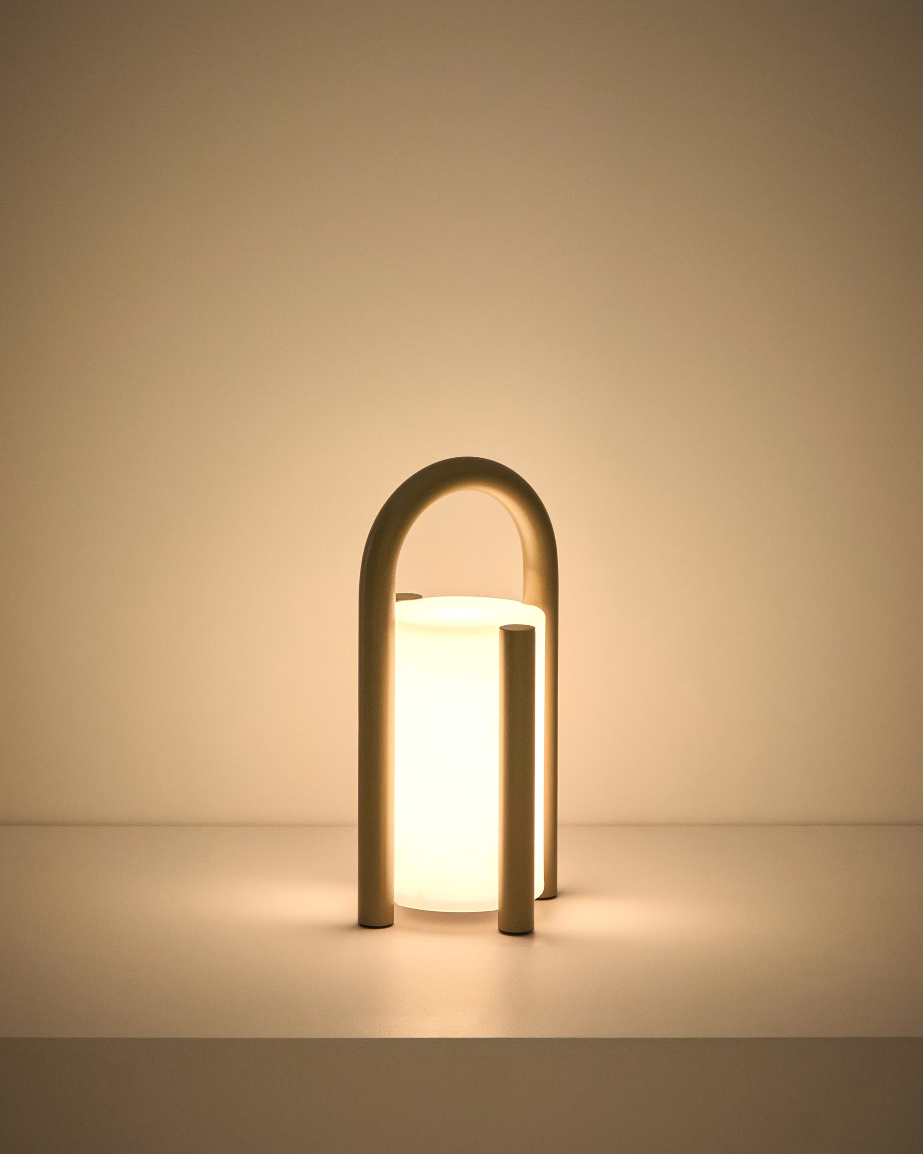 Lampa ogrodowa przenośna LEROS taupe – styl nowoczesny