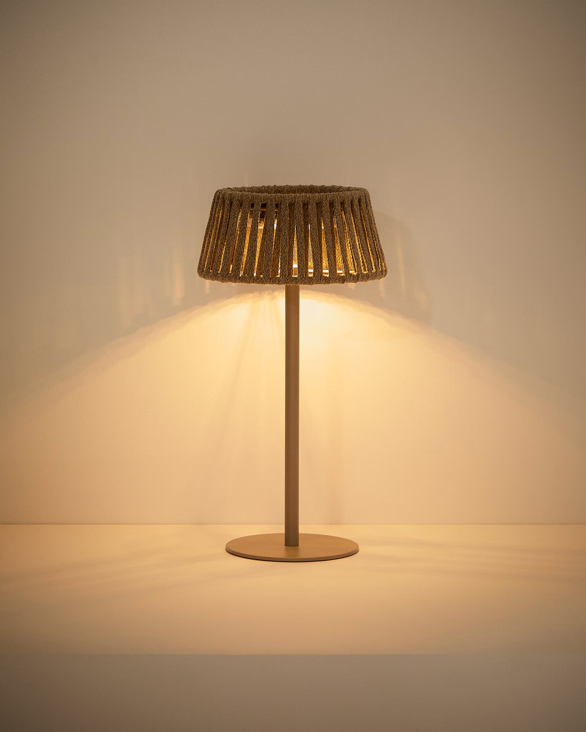 Beige Solar Garden Lamp ALDET [Ewelina] [Amelia spr]