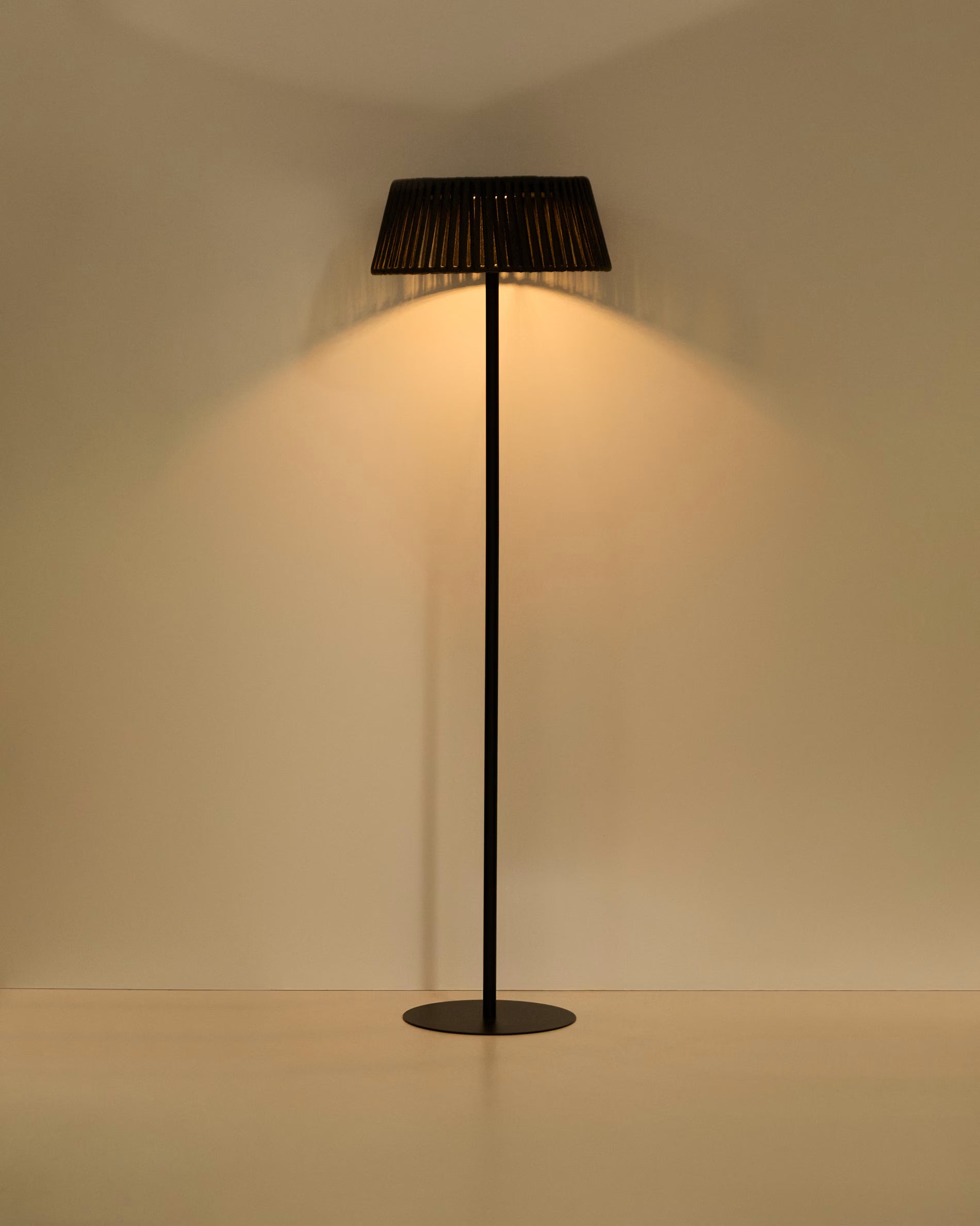 Solar-Stehlampe ALDET schwarz