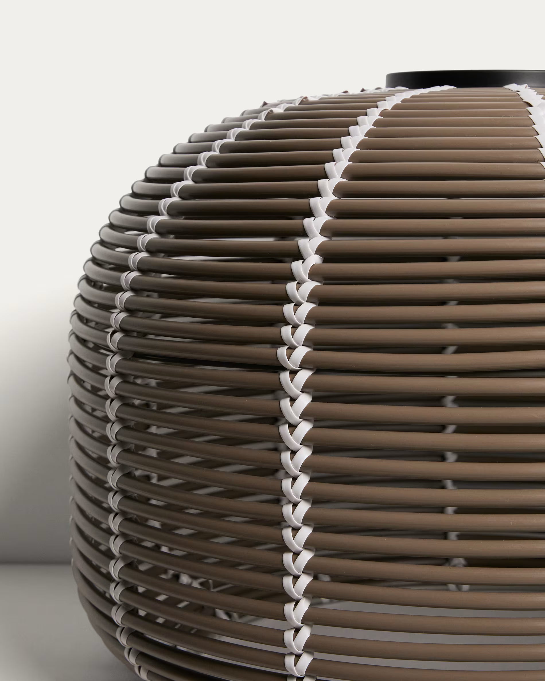 Solar-Gartenlampe GAROINA taupe synthetischer Rattan