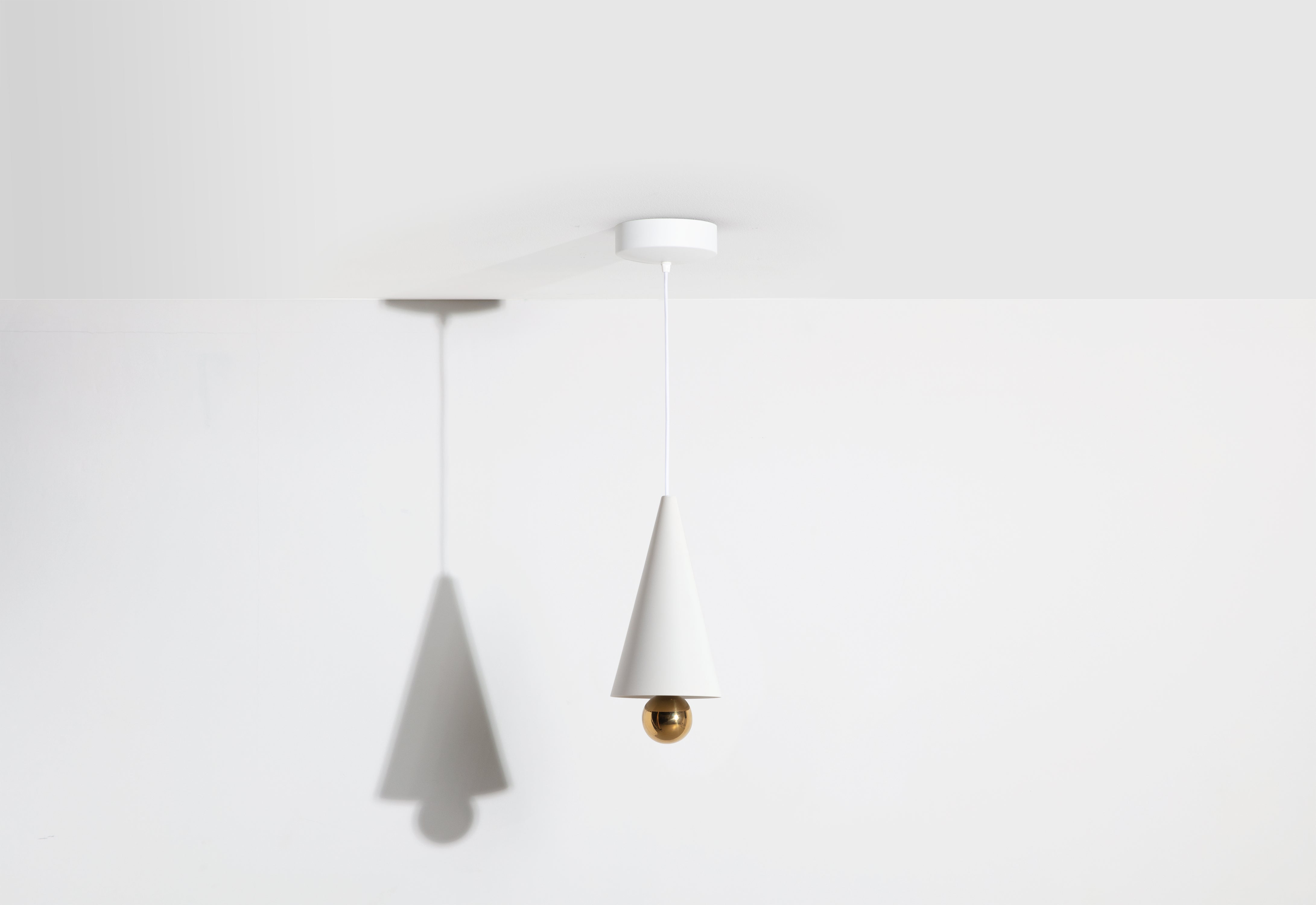 Lampa wisząca CHERRY biały – Petite Friture