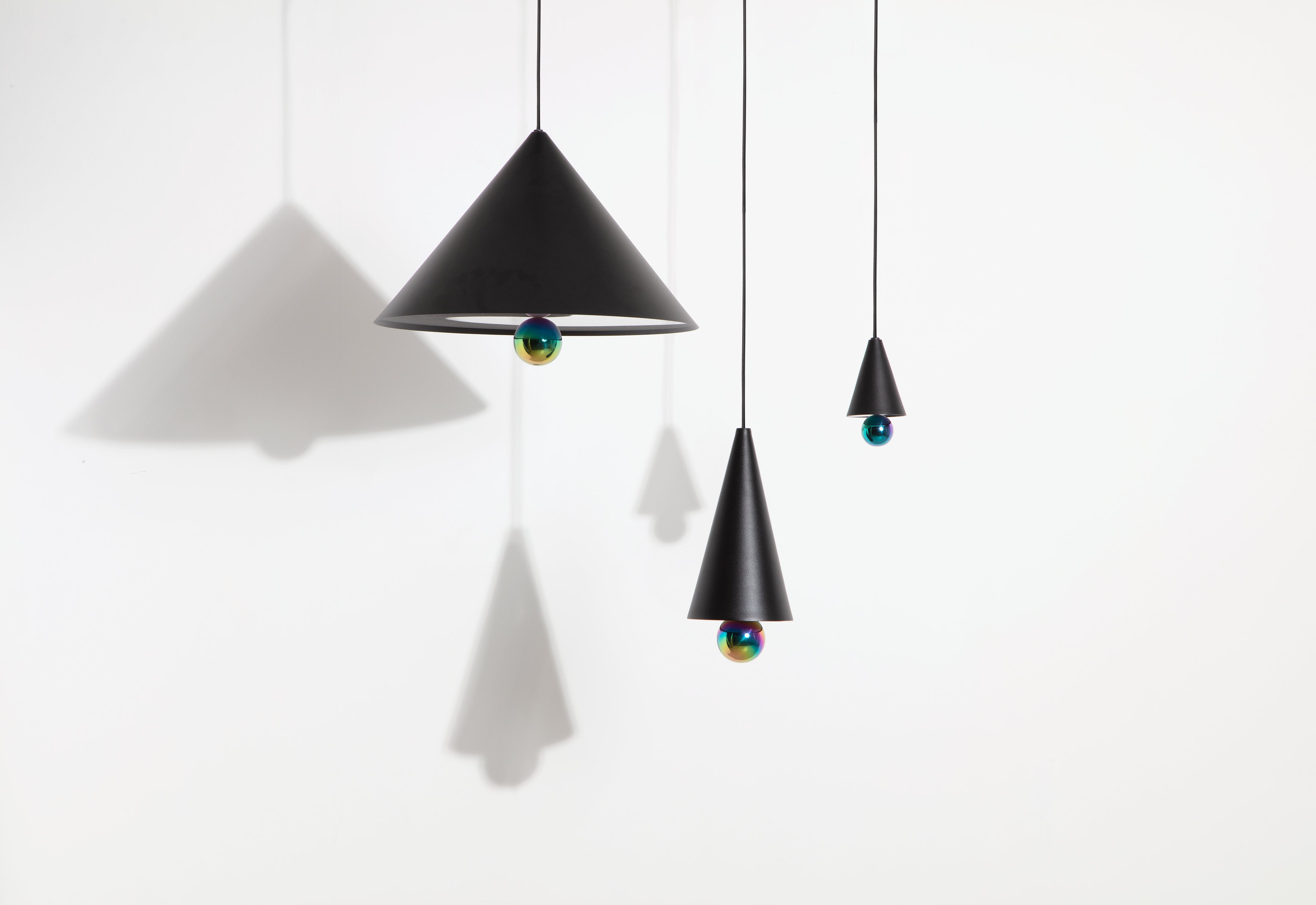 Lampa wisząca CHERRY czarny – Petite Friture