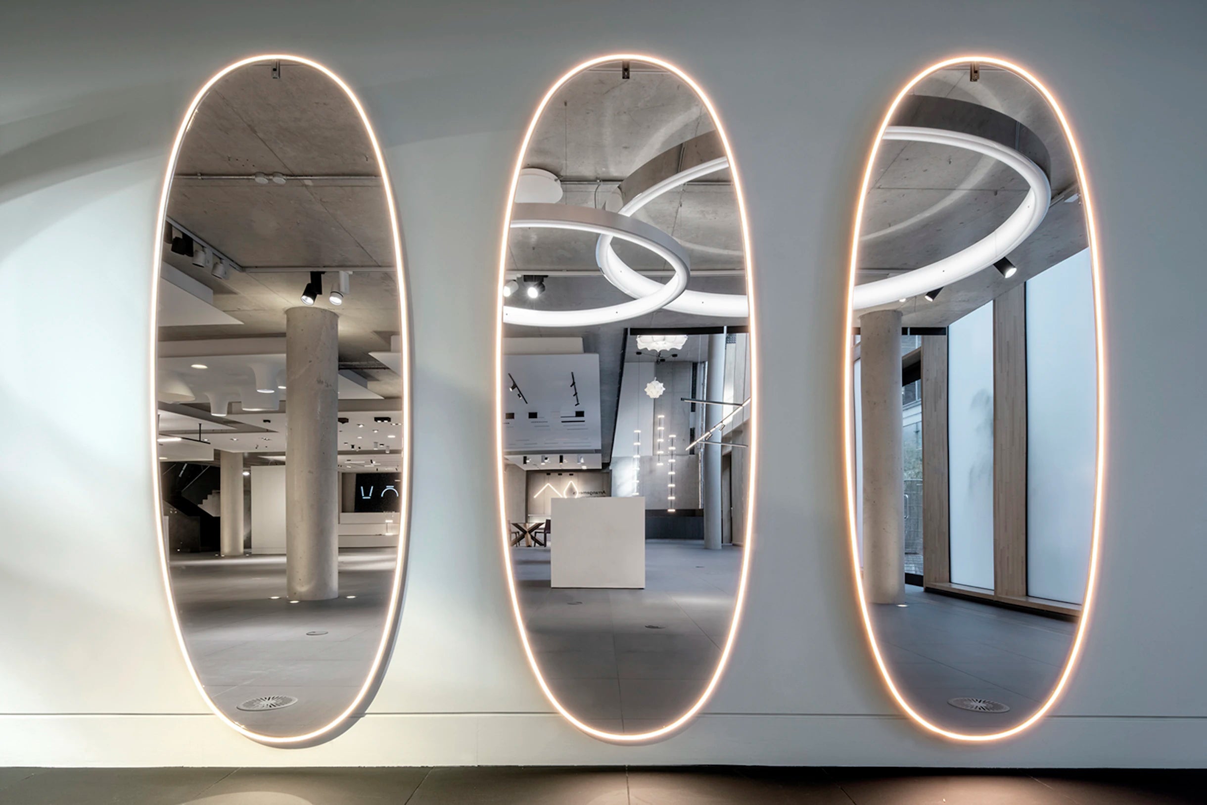 Illuminated Mirror LA PLUS BELLE Gold