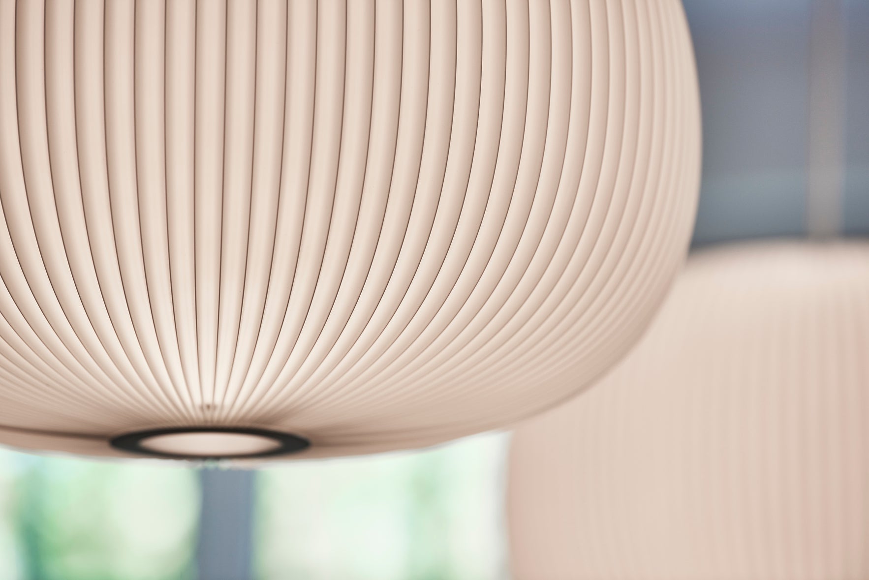 Pendelleuchte MODELL 132 LAMELLA 1 weiß mit schwarzem Finish