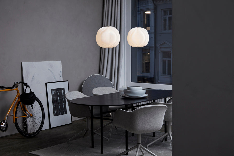 Pendelleuchte MODELL 134 LAMELLA 3 weiß mit schwarzem Finish