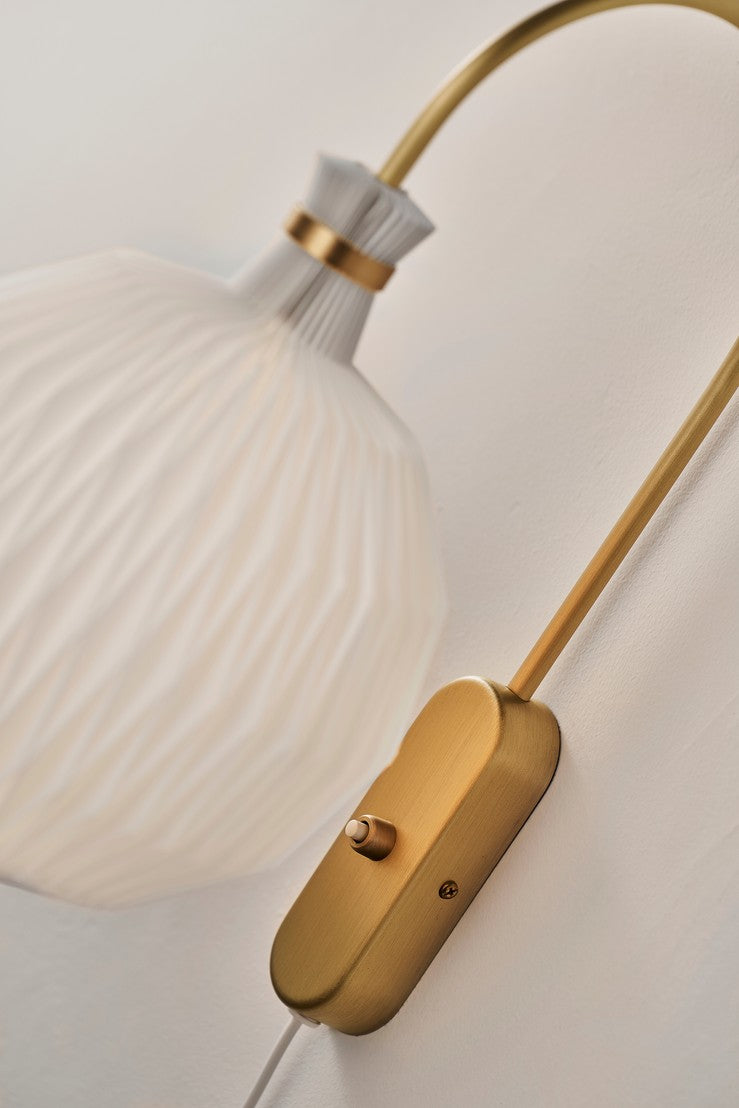 Wall lamp MODEL 201 white with brass base