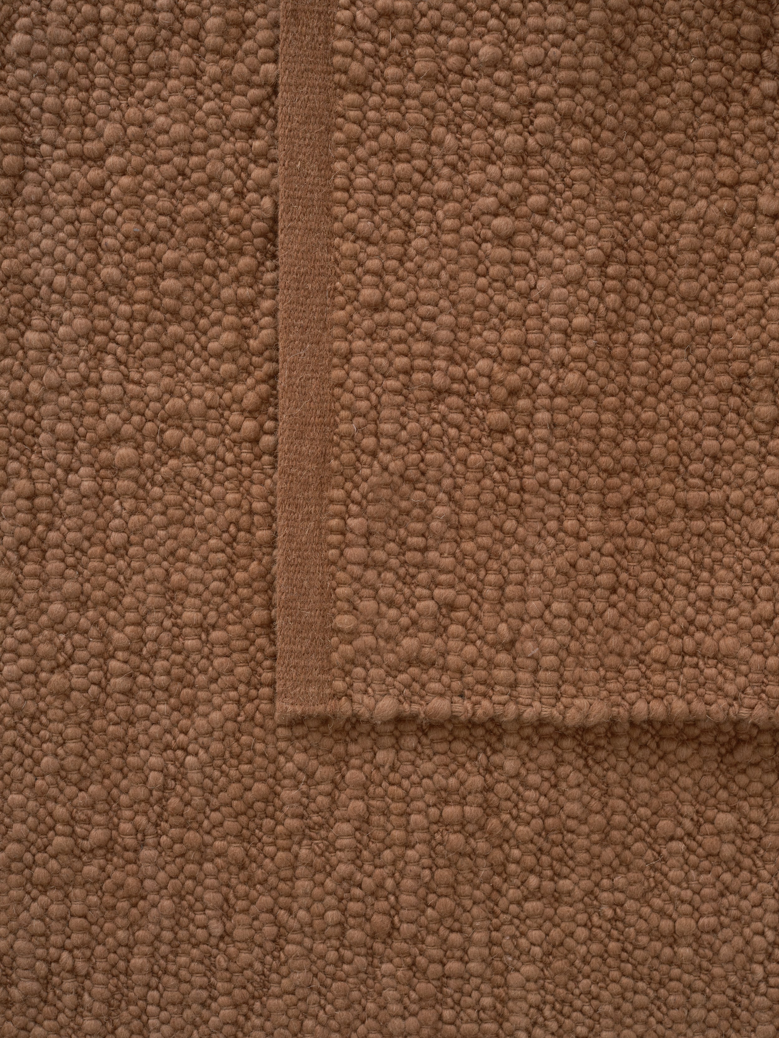 PEBBLED POEM Brick Carpet