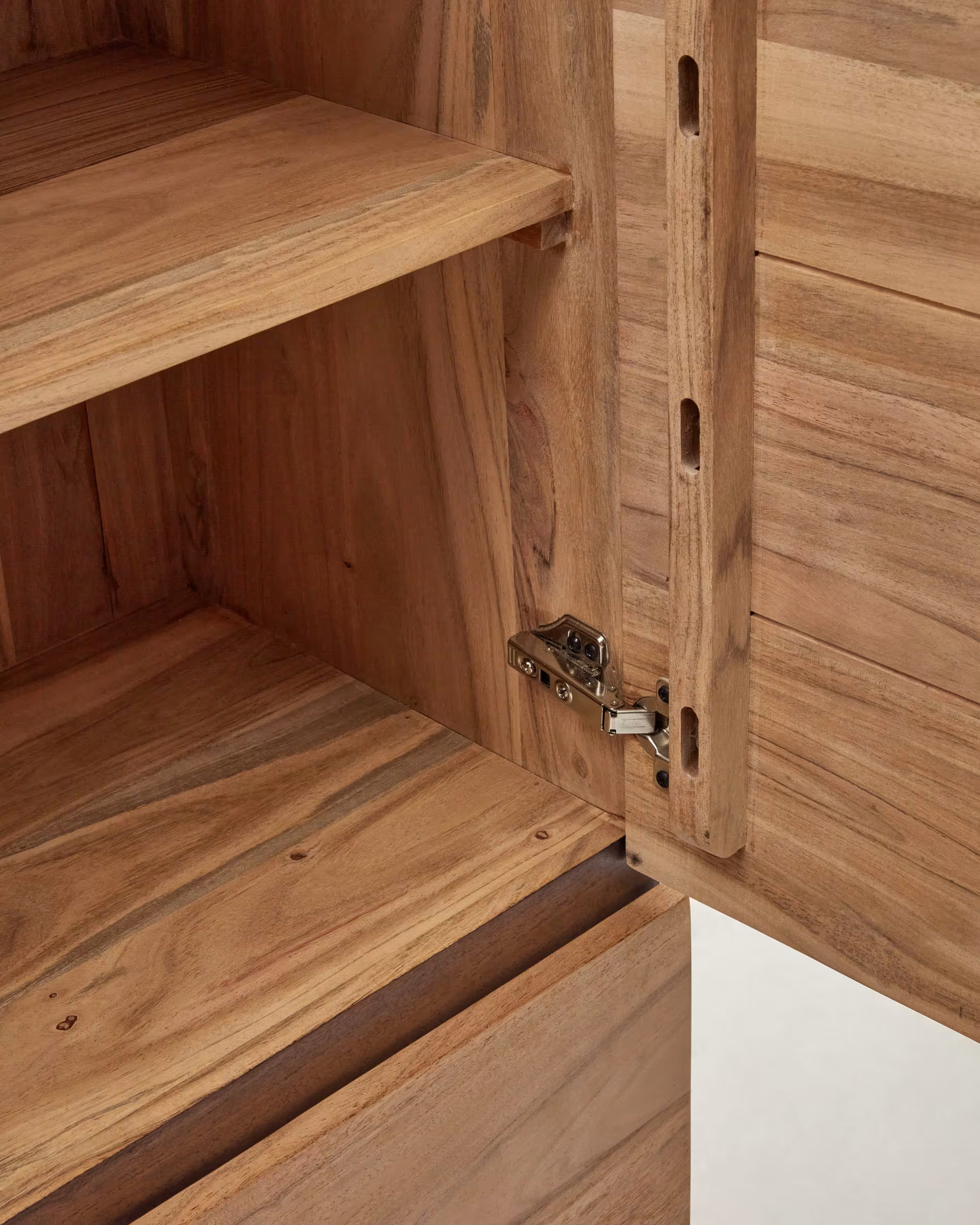 Kredens UXUE Akazienholz