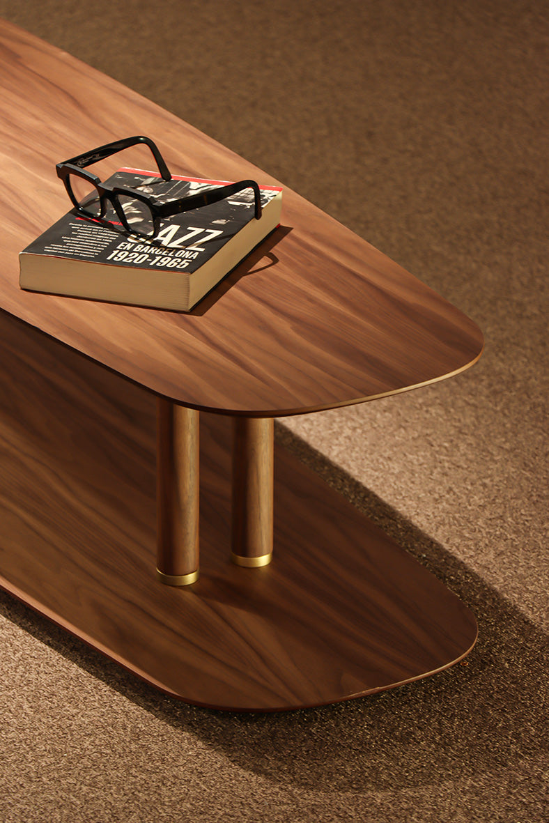 Oval coffee table AXIS walnut veneer