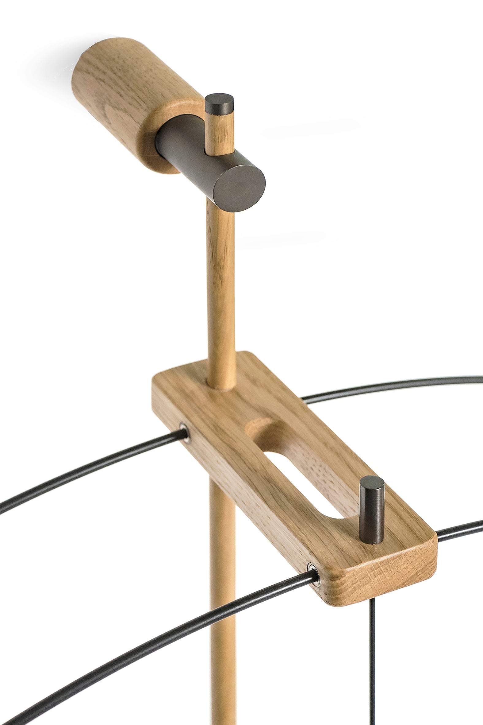 Wanduhr MINI BARCELONA PREMIUM aus Eichenholz mit schwarzer Oberfläche