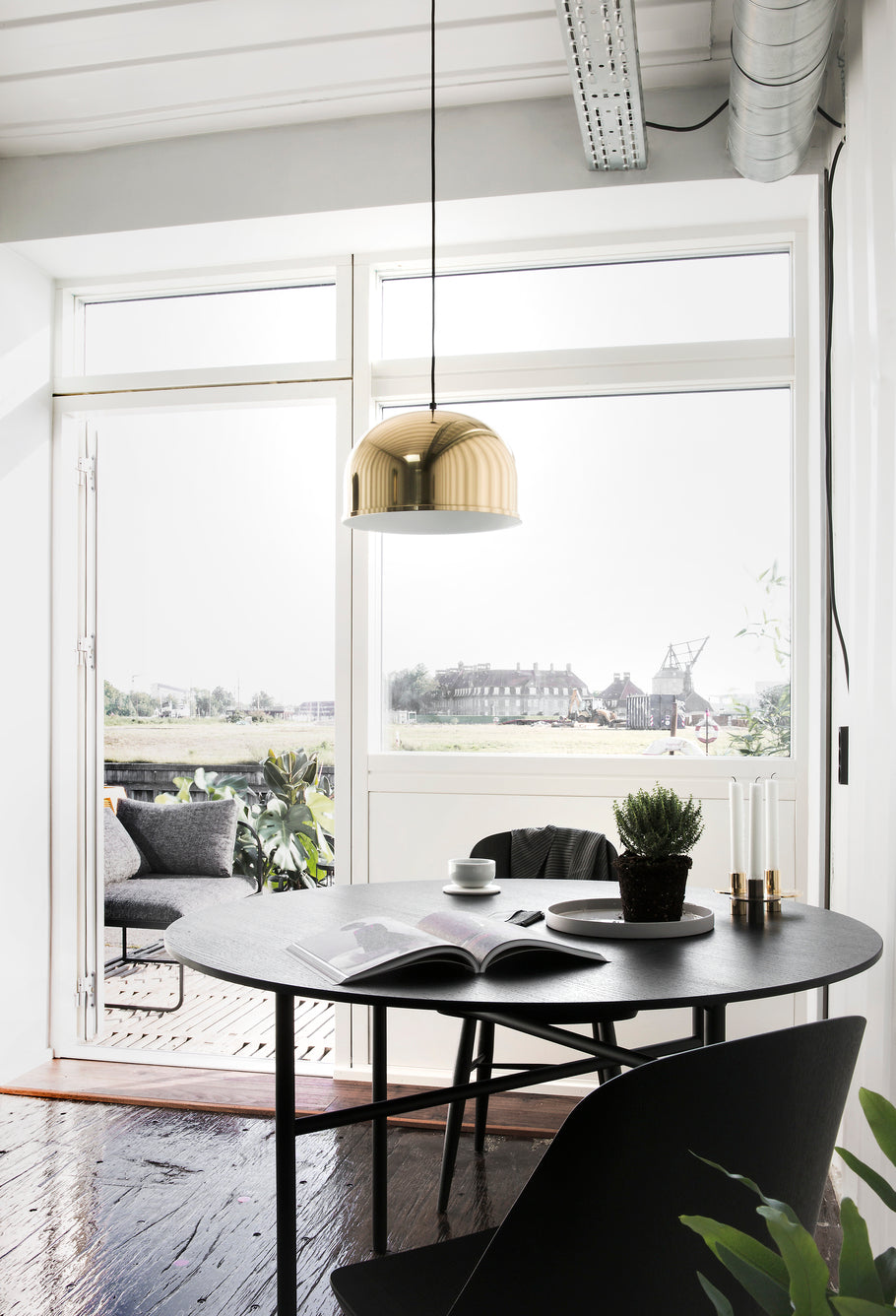 Round table SNAREGADE dark oak veneer