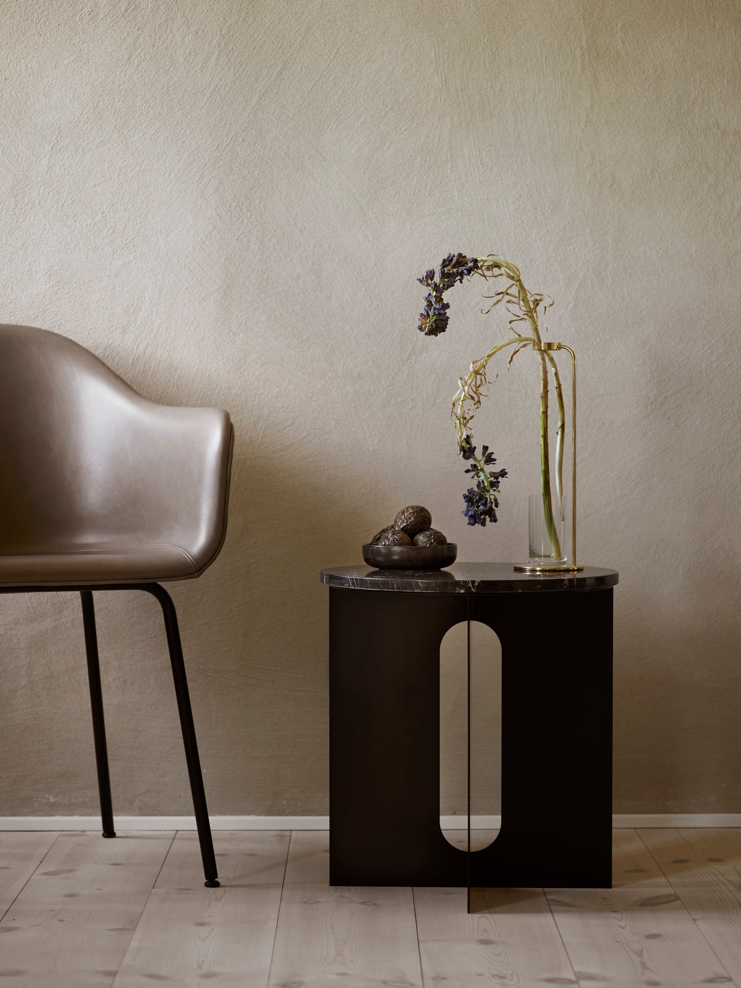 ANDROGYNE side table black marble