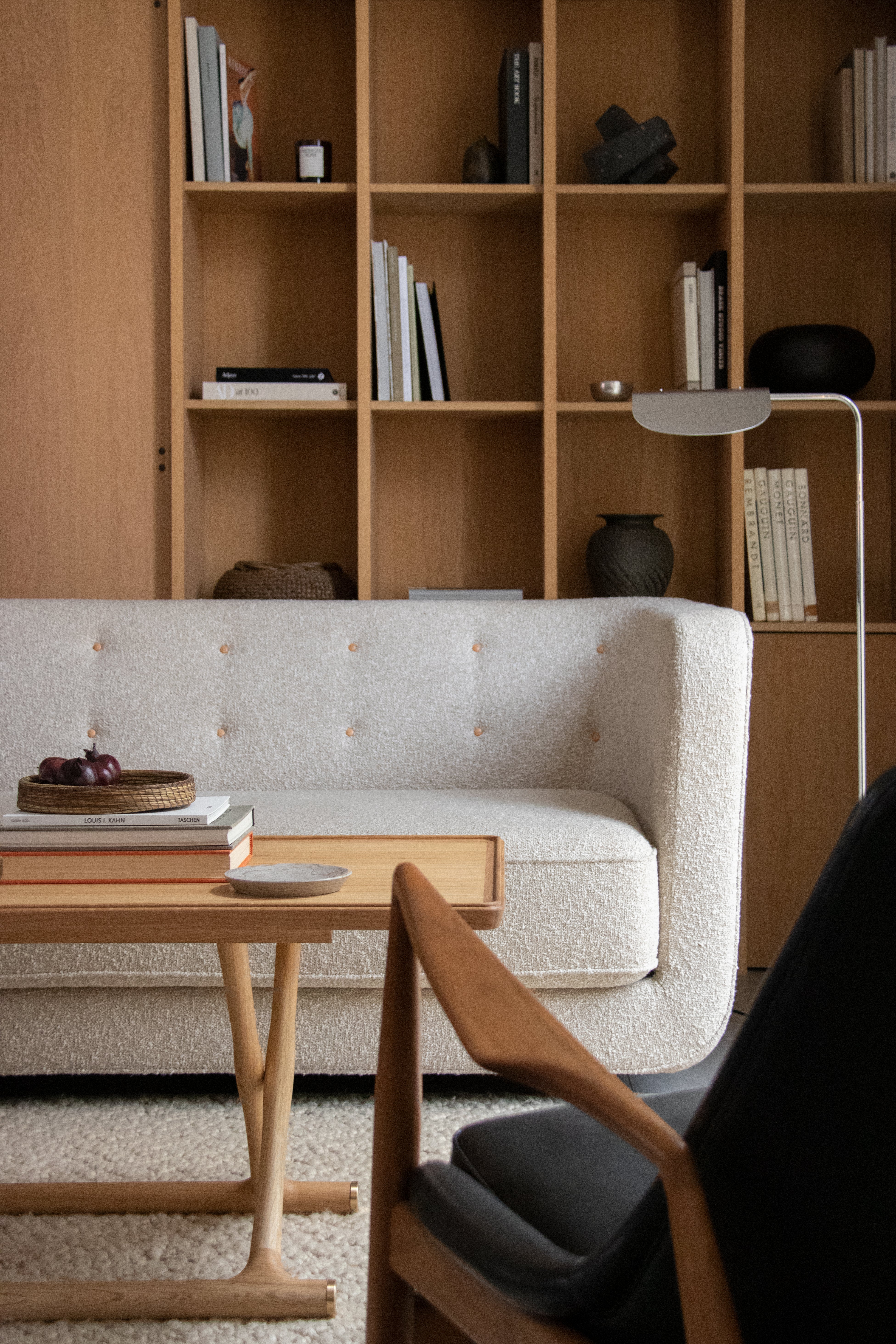 Sessel mit hohem Rücken THE SEAL braunes Leder mit Eichenbasis