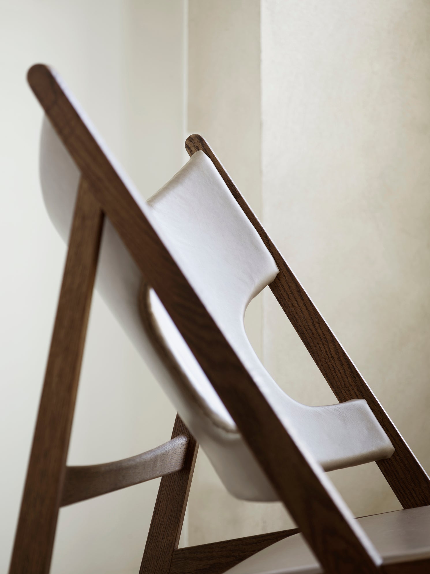 Sessel KNITTING cremefarben mit Eichenbasis