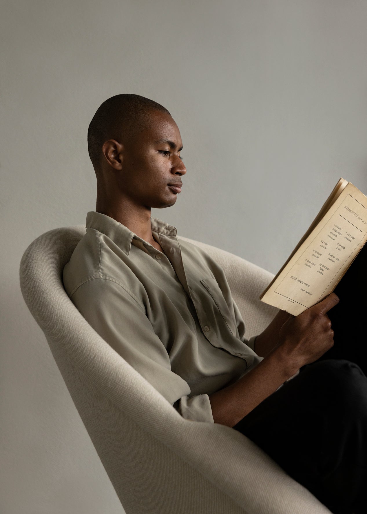 Sessel ODA rot mit Eichenbasis