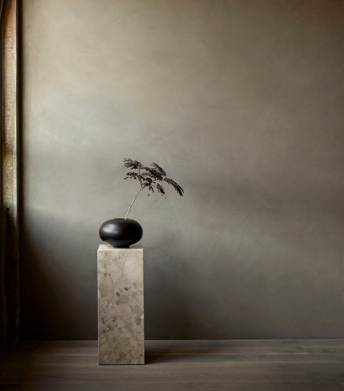 Vase SURROUND aus Mango-Holz