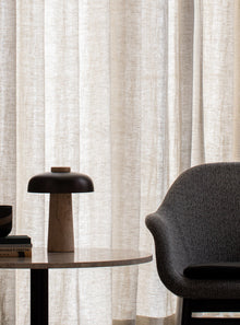 Fotel HARBOUR beige mit Nussbaumfuß