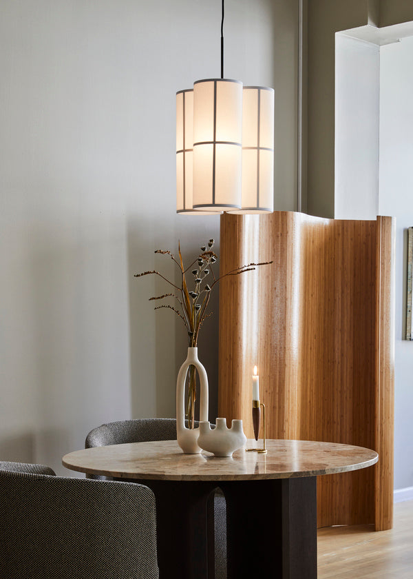 Runder Tisch ANDROGYNE grauer Marmor mit dunklem Eichenfuß