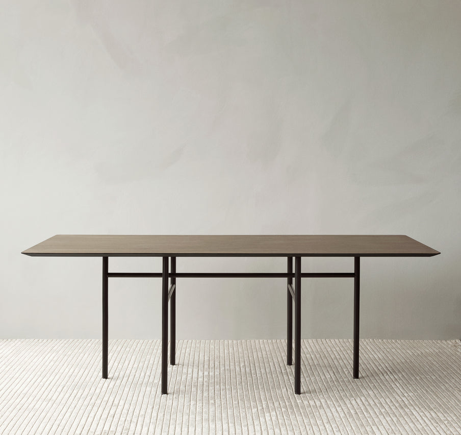 Tisch SNAREGADE schwarz Eichenfurnier