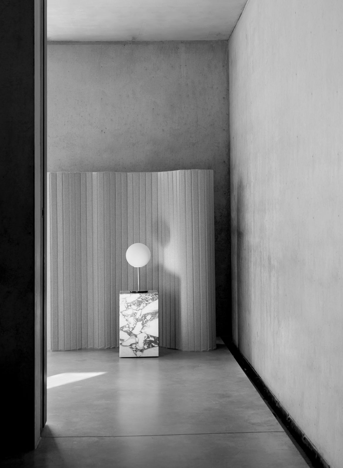 Tischlampe TR BULB Messing