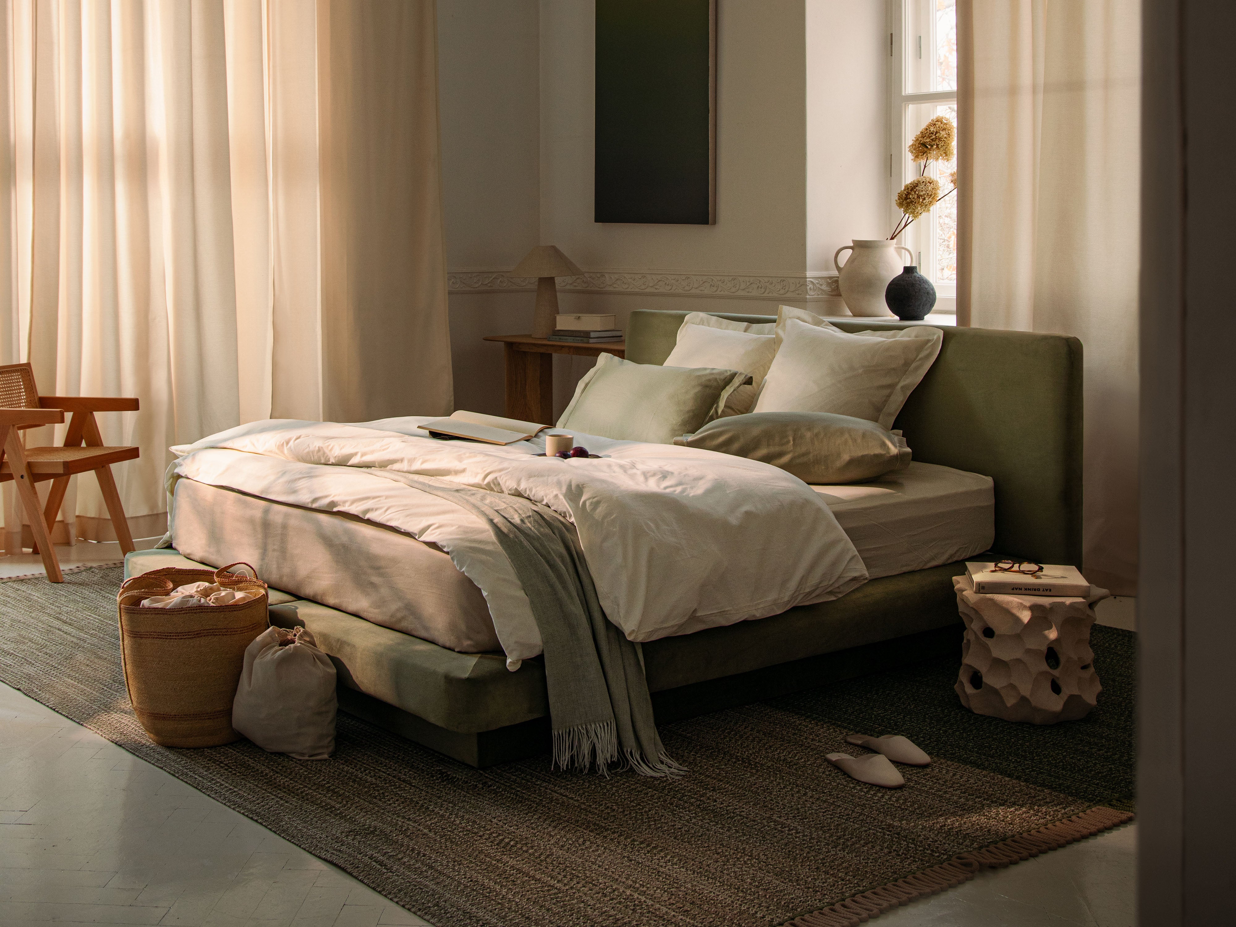 LINEA Bed Dark Blue Boucle