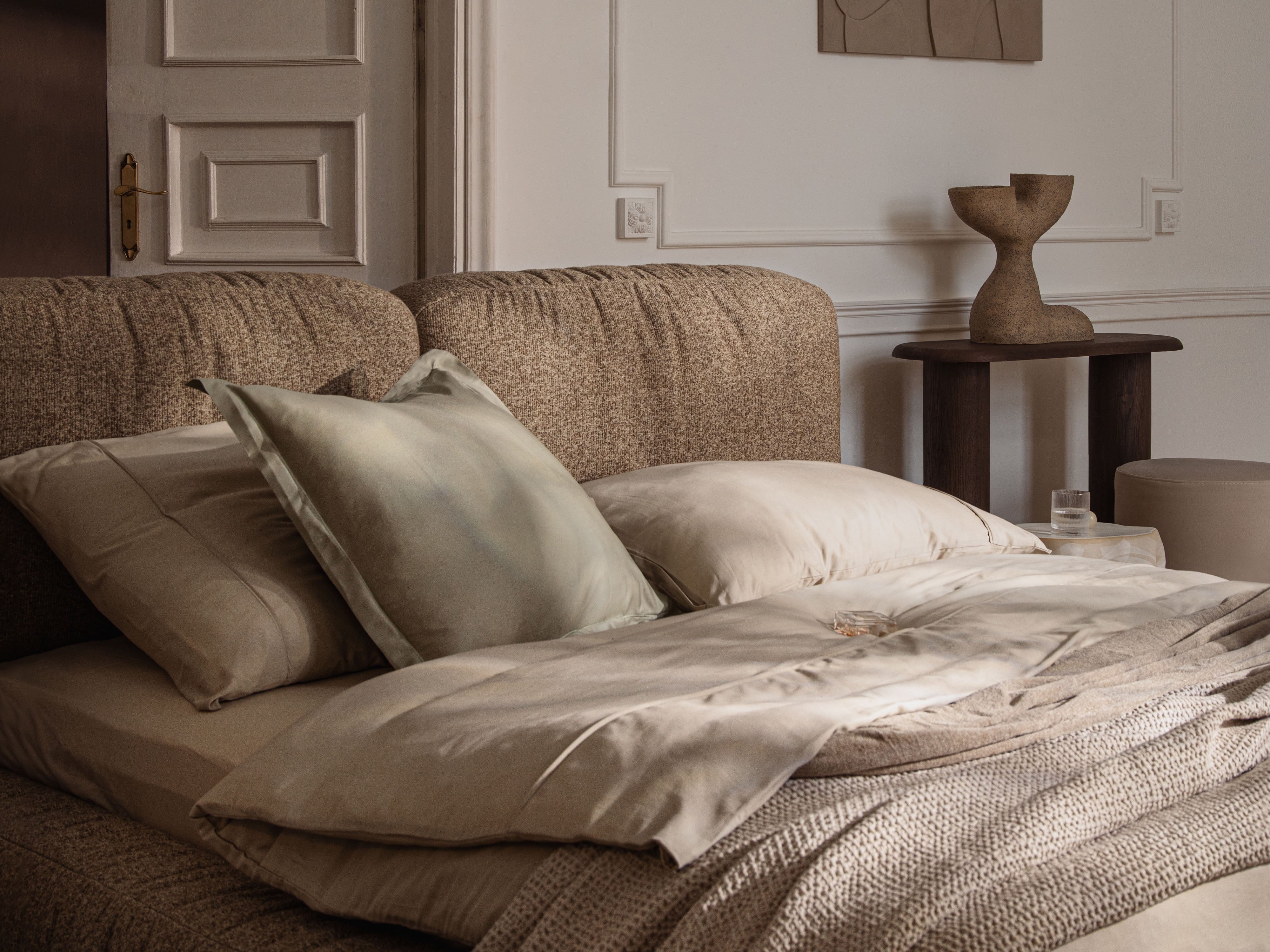 Bett MARTINA schwarz