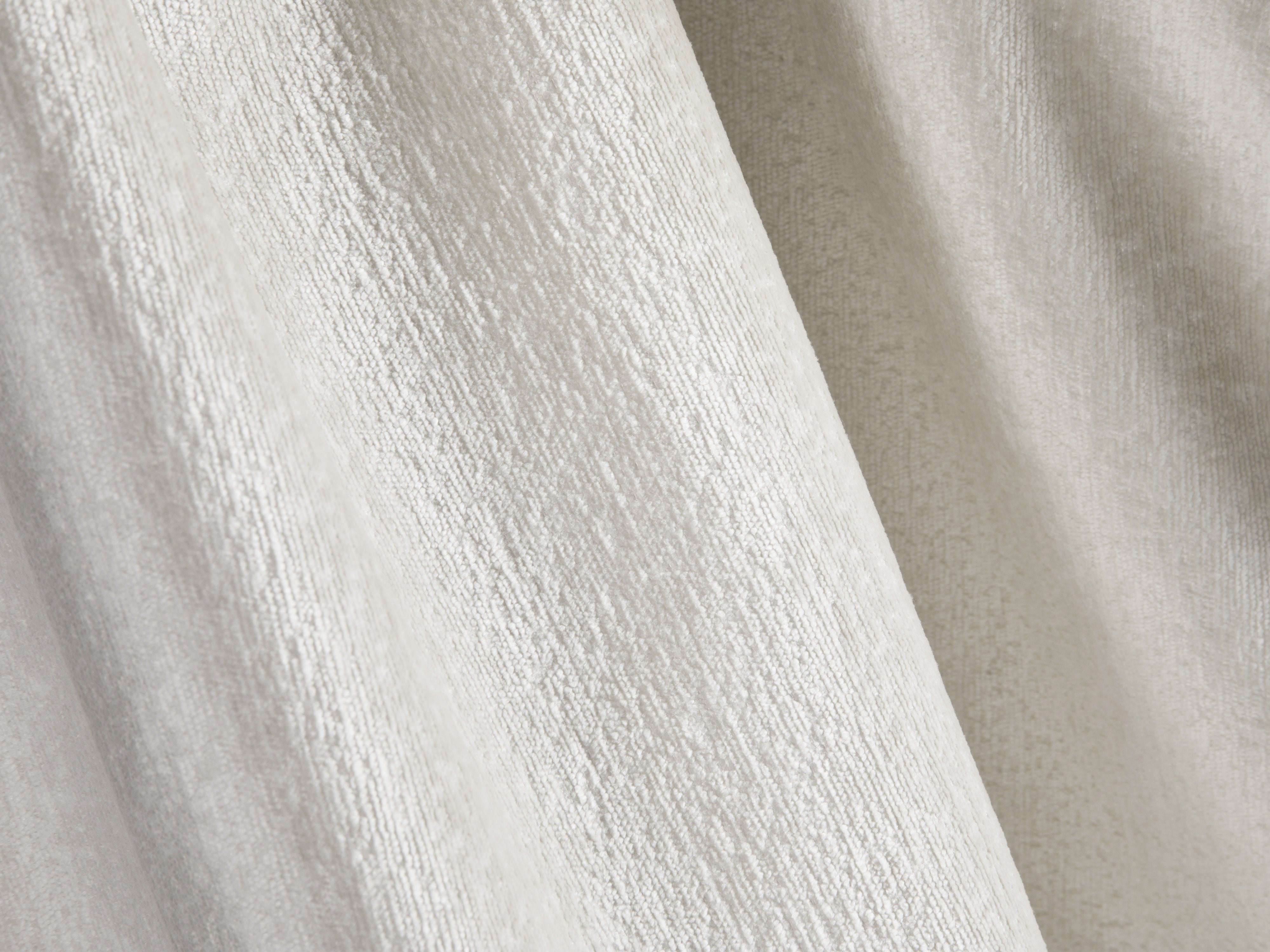 Bett mit Stauraum LUPINE hellbeige schimmernder Chenille