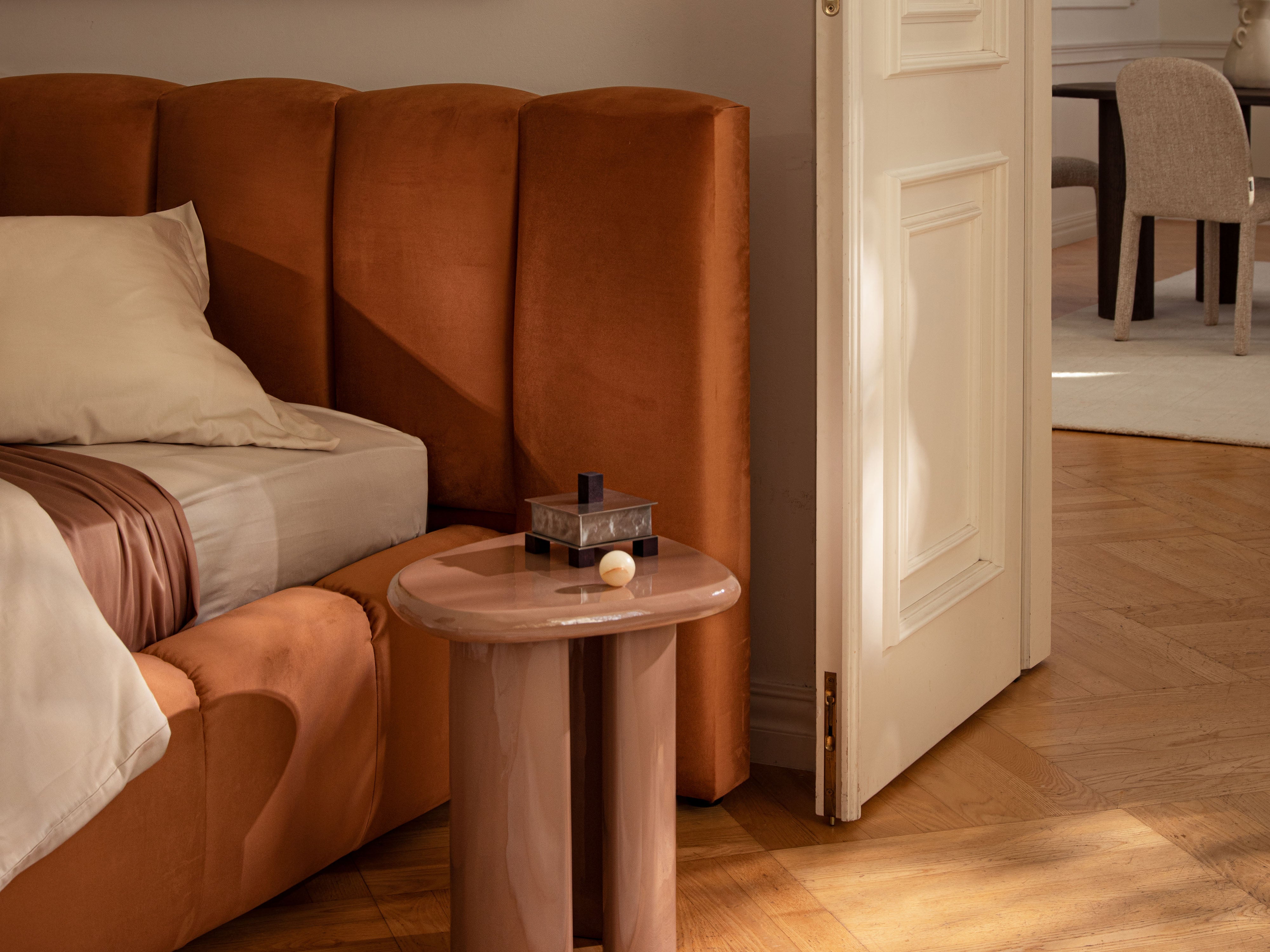 Bett LUPINE dunkelgrau Chenille