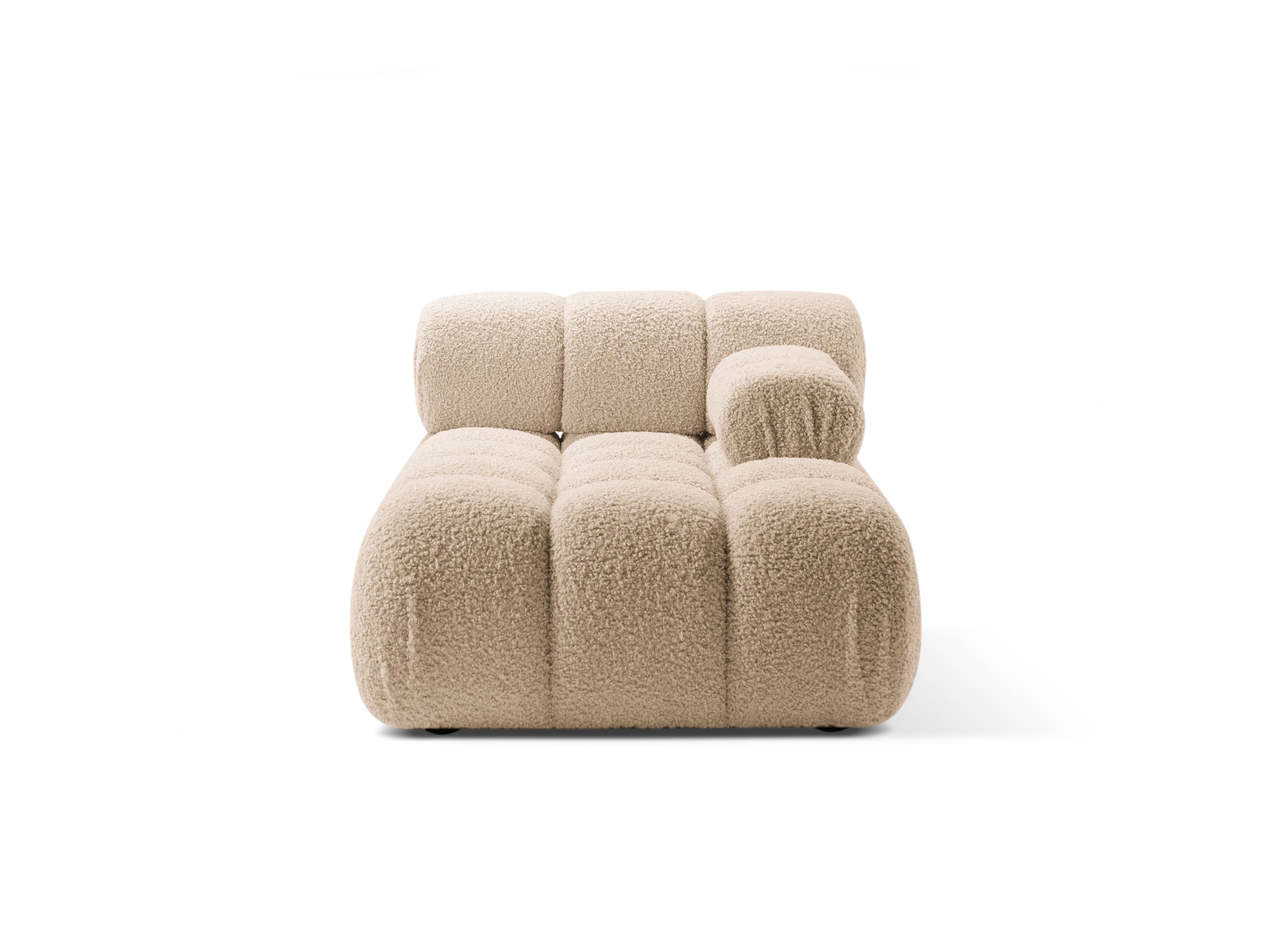 Rechtsseitiger Sessel BELLIS in sandfarbener Boucle.