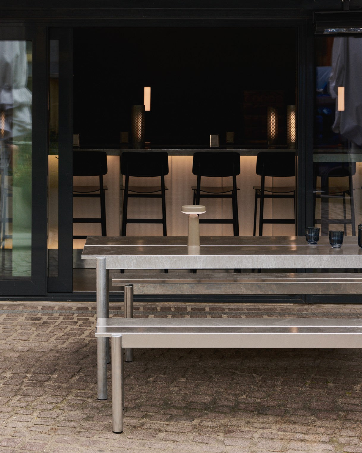 Tragbare Außenlampe EASE taupe