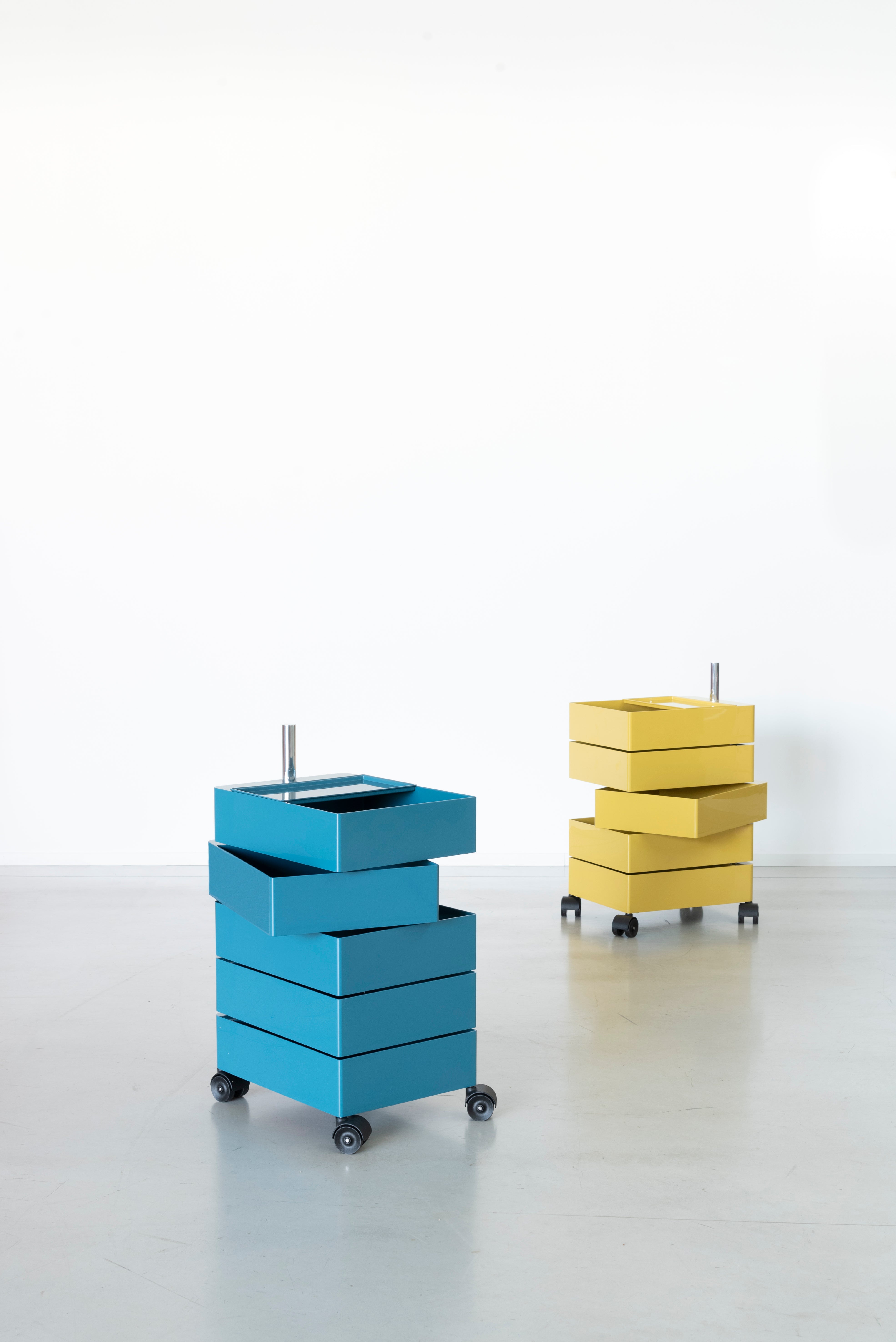 Cabinet with wheels 360˚ Various colors