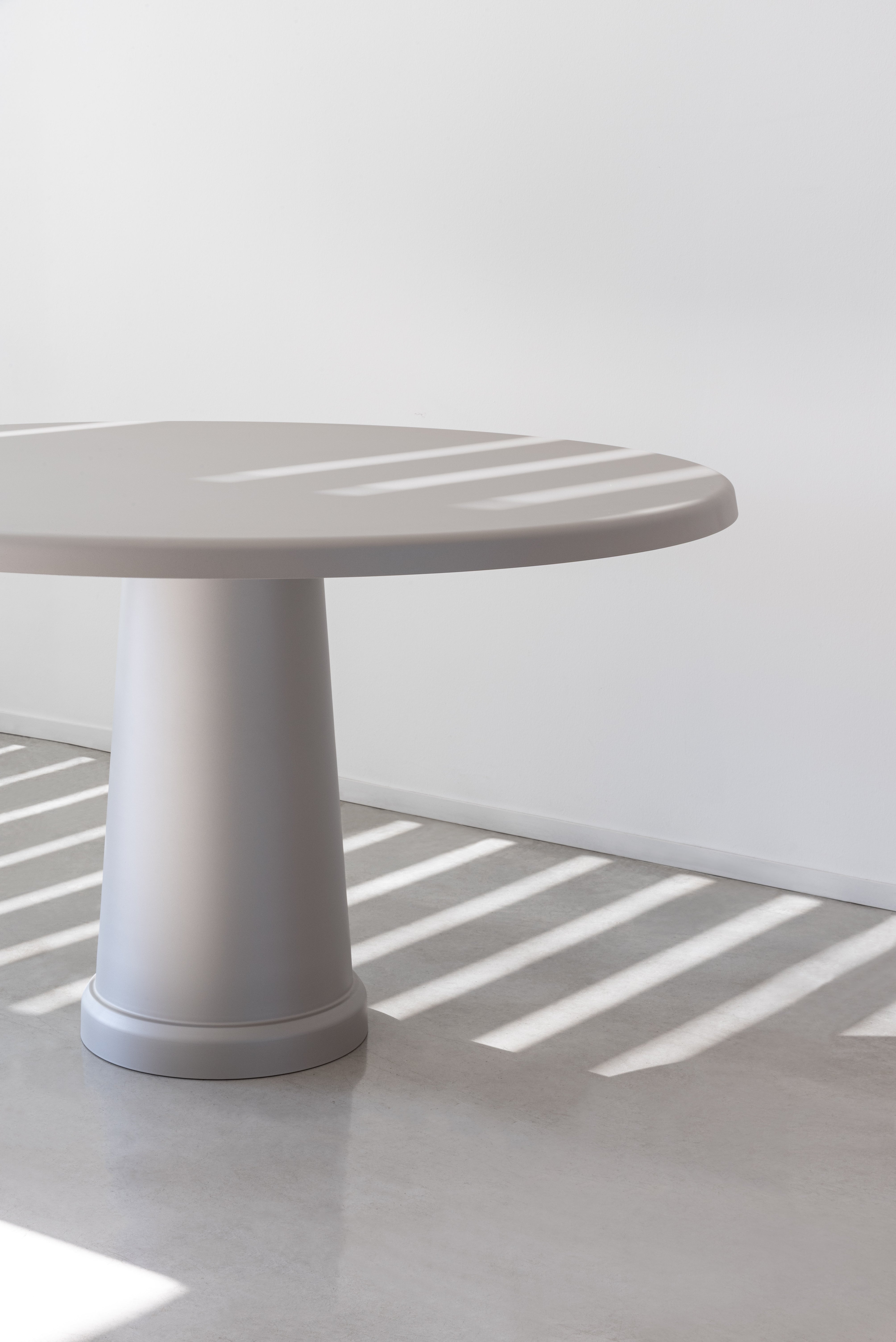 ALL-ROUND round brown table
