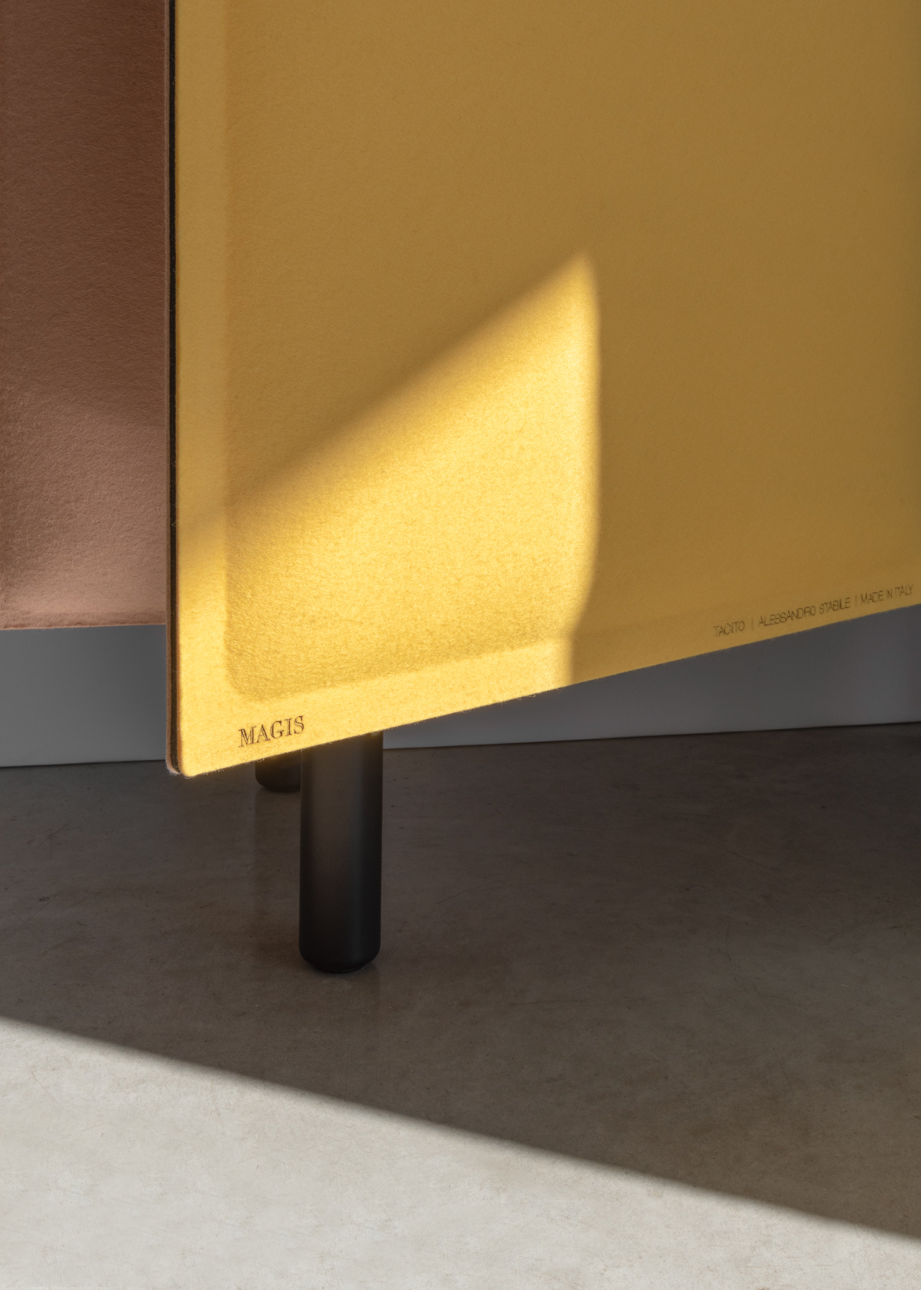 TACITO TV-Schrank, beigefarbener Filz