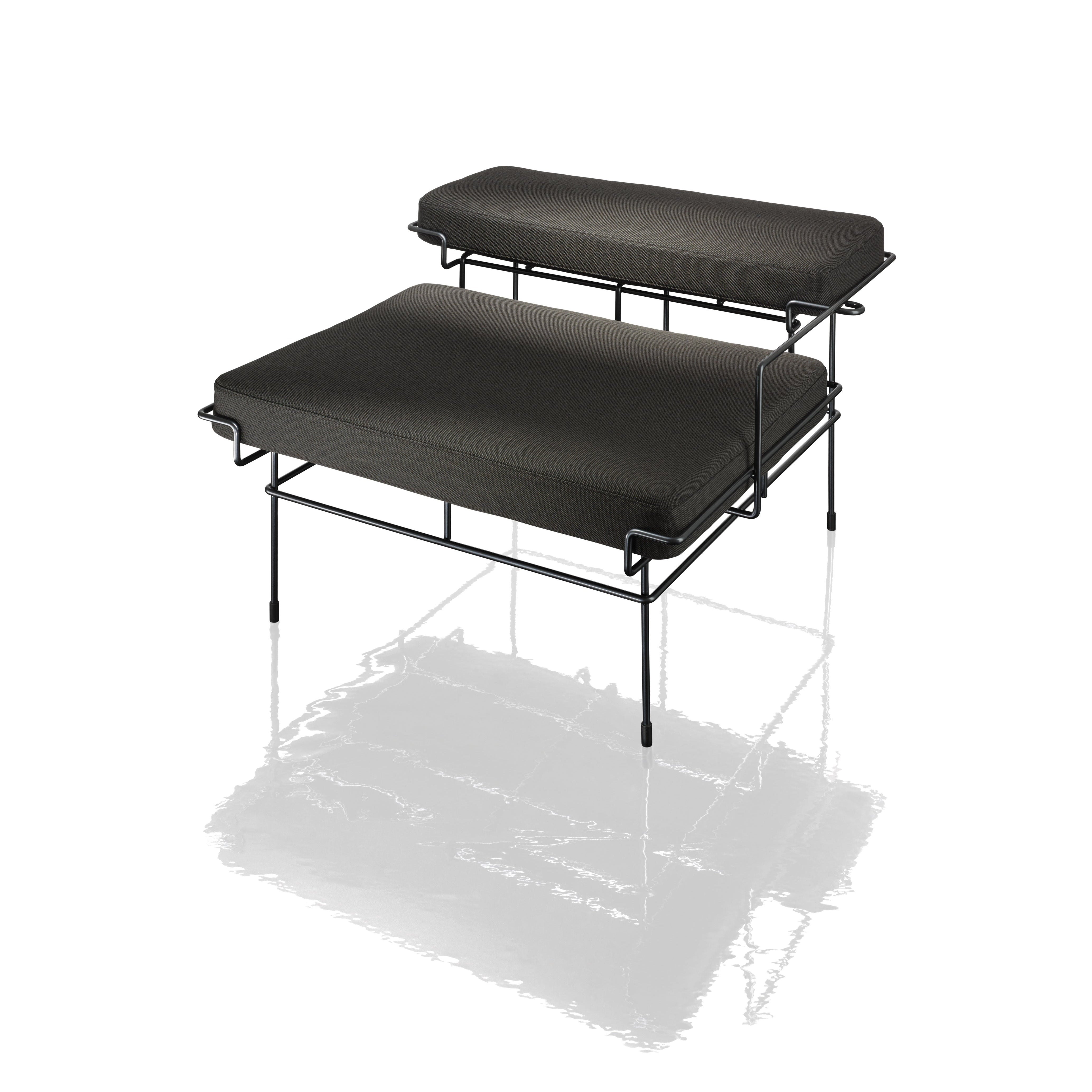 TRAFFIC gepolsterter Pouf mit Rückenlehne und schwarzem Stahlgestell