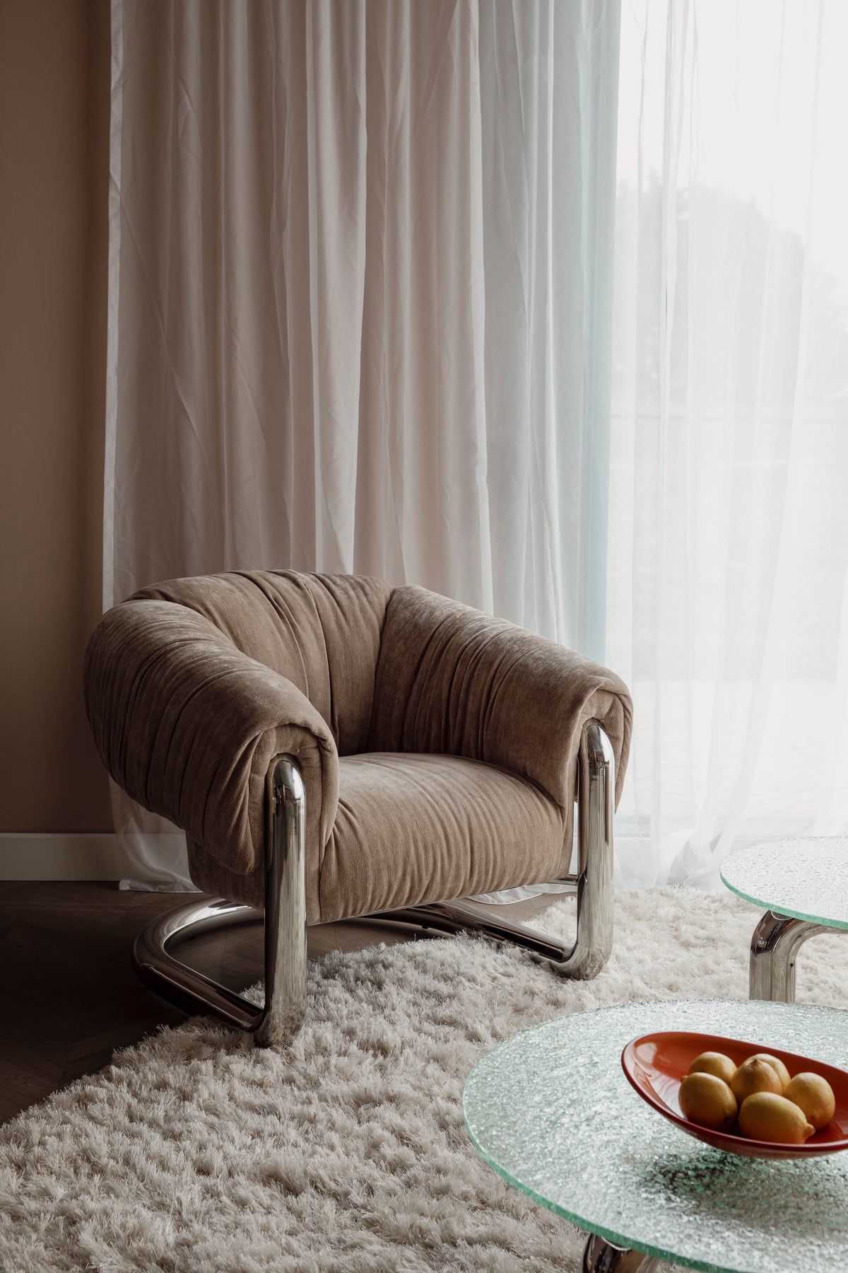 Sessel MARLY in Beige mit Stahlbasis