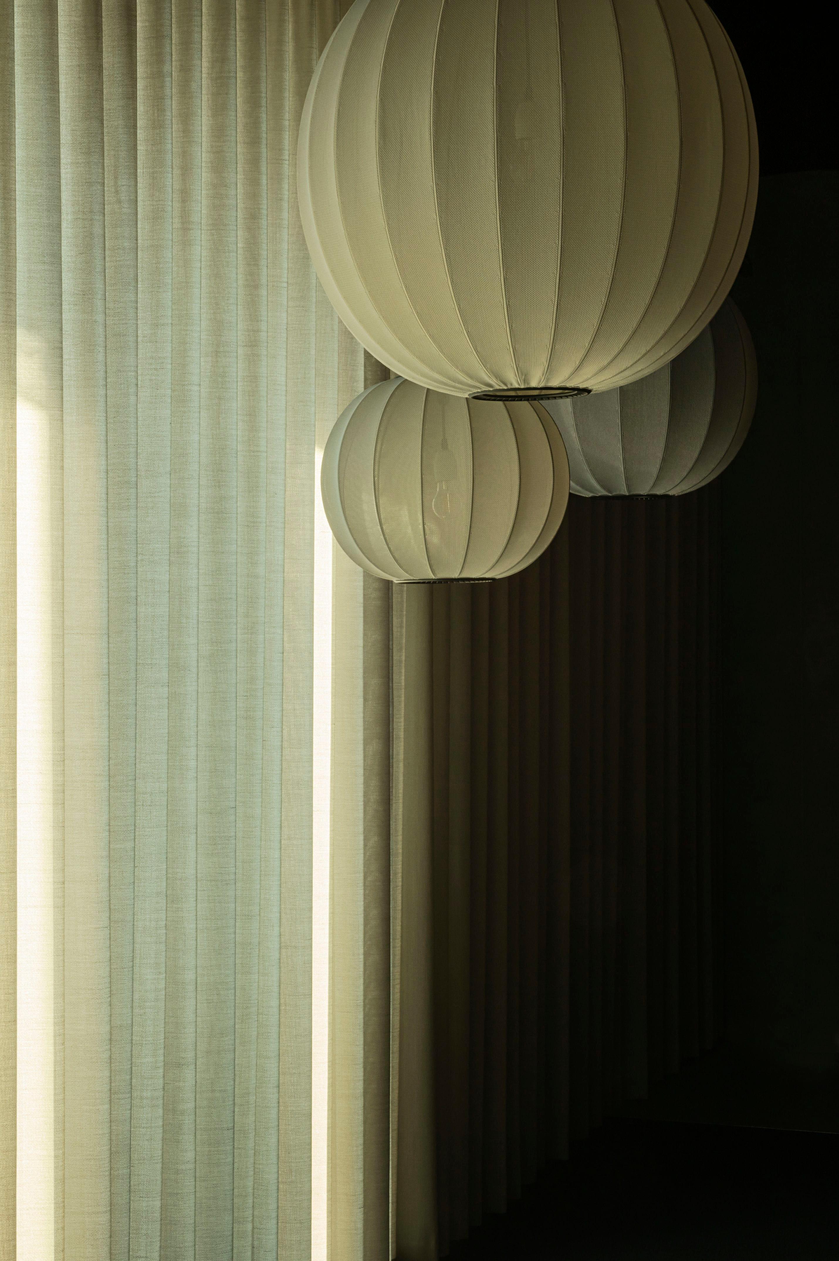 Lampa wisząca KNIT-WIT ROUND czarny – Made by Hand