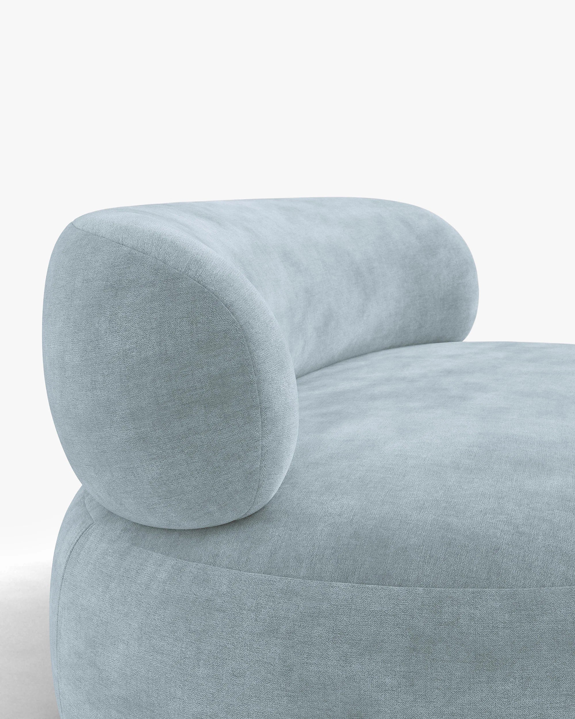 Sessel AURA in pastellblauem Chenille