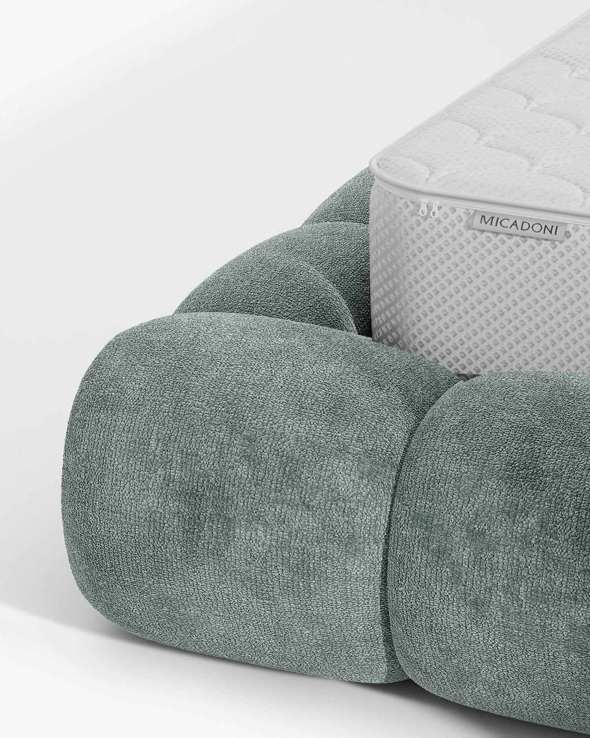 Bett SOLANGE hellblaues Chenille