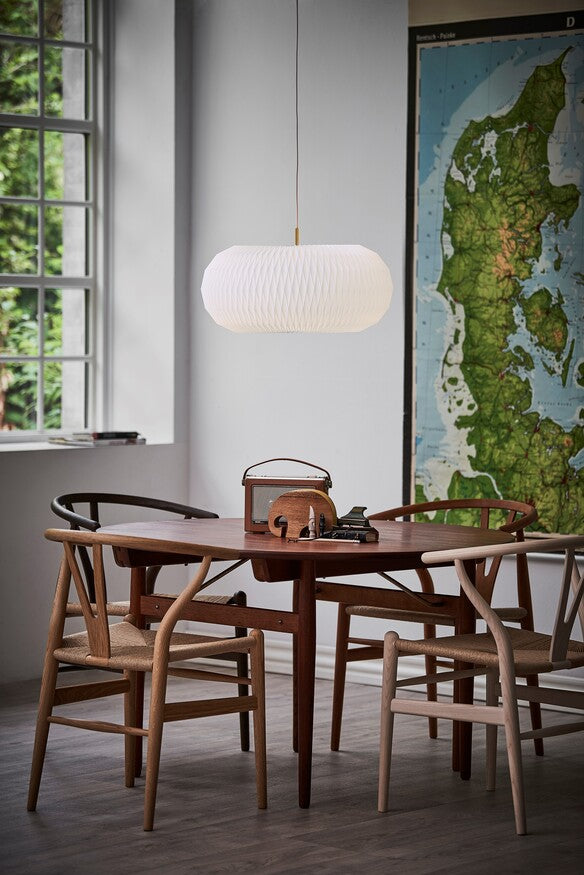 Lampa wisząca MODEL 195 DONUT biały ze złotym – Le Klint