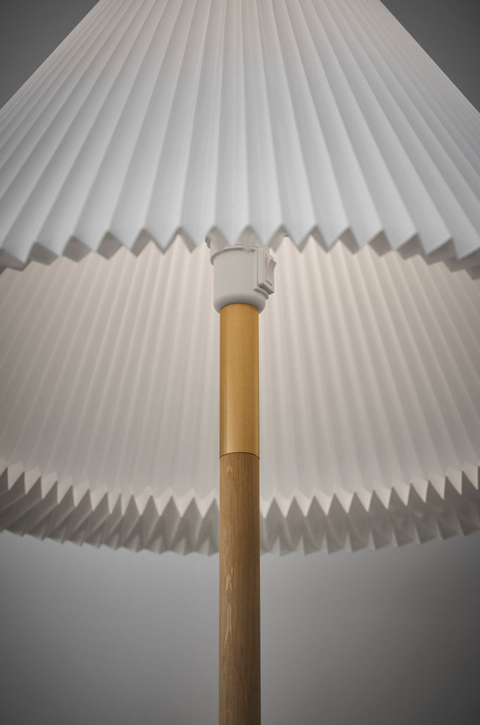 Floor lamp MODEL 328 LK 80 white with dark oak base