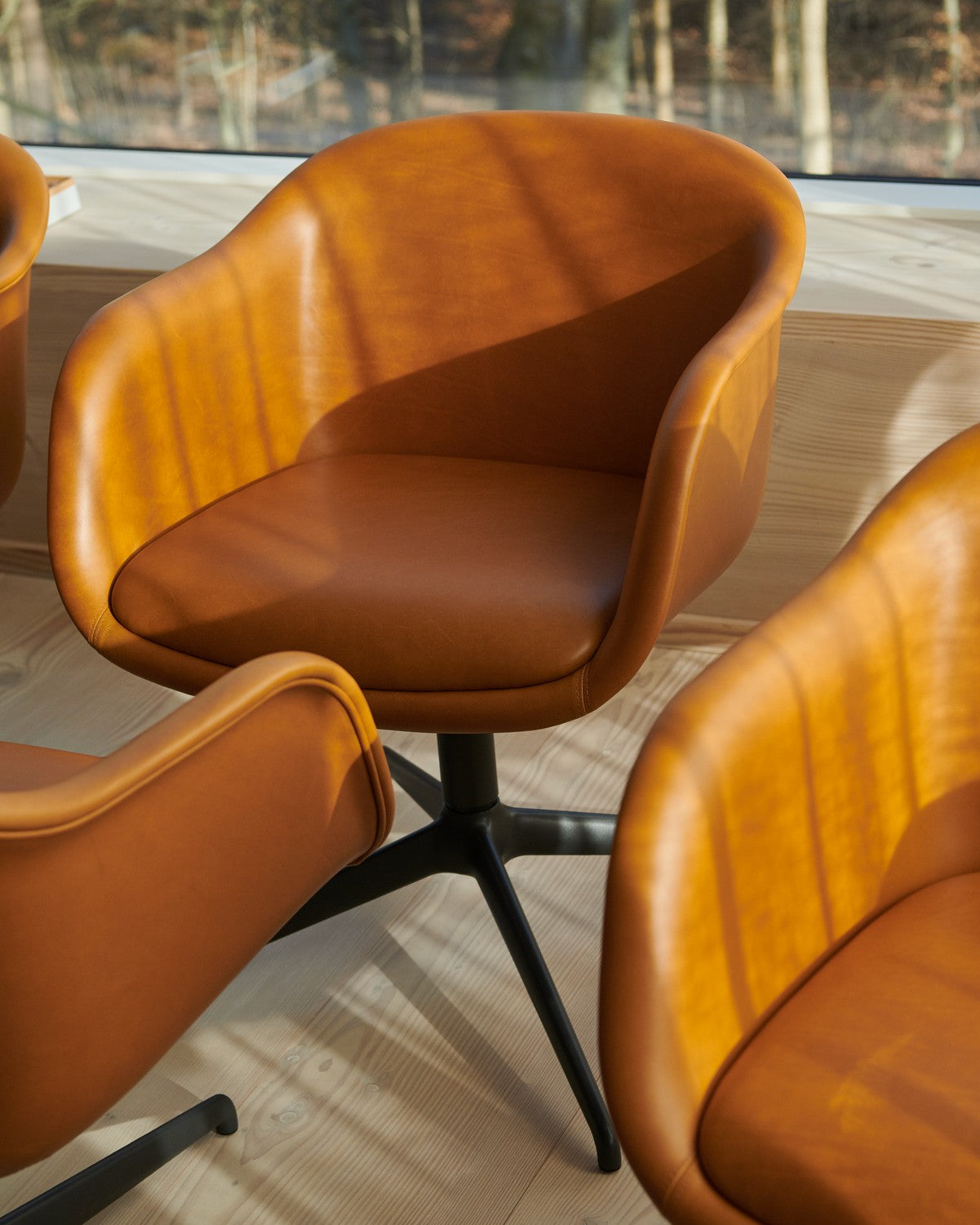 FIBER CONFERENCE Armchair with Armrests - Customizable