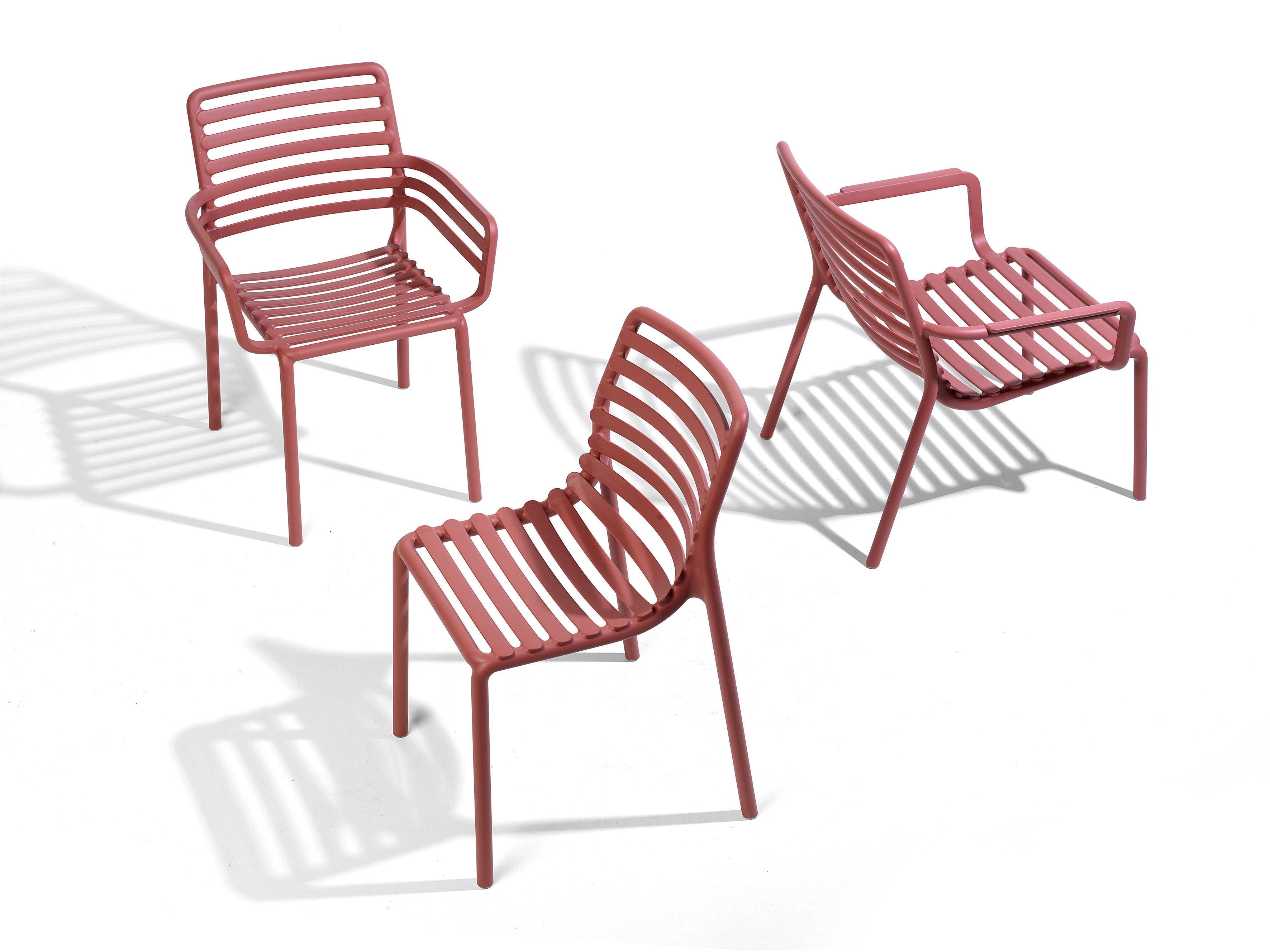 Outdoor chair with armrests DOGA marsala