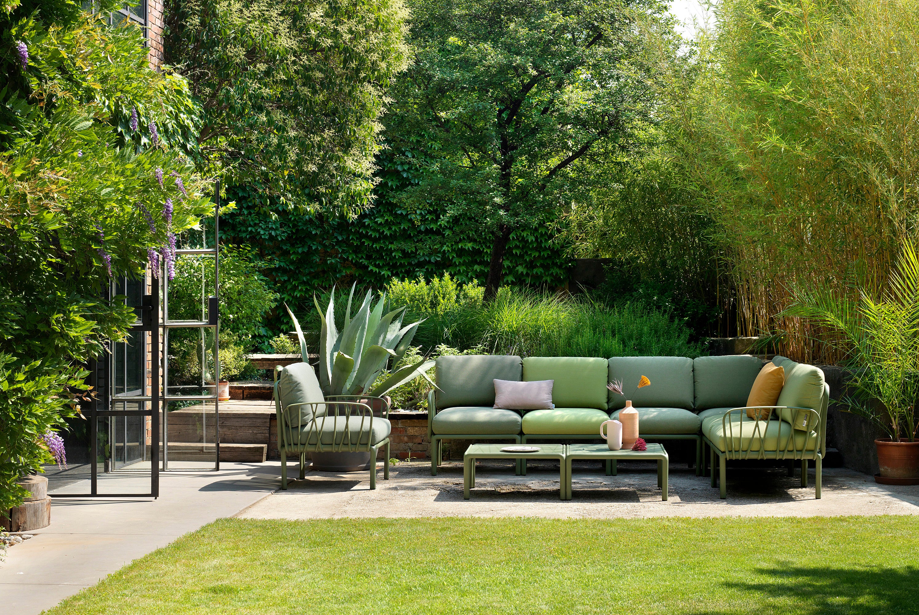 Outdoor armchair KOMODO in blue Sunbrella® with green agave base [Antonina] [Amelia spr]