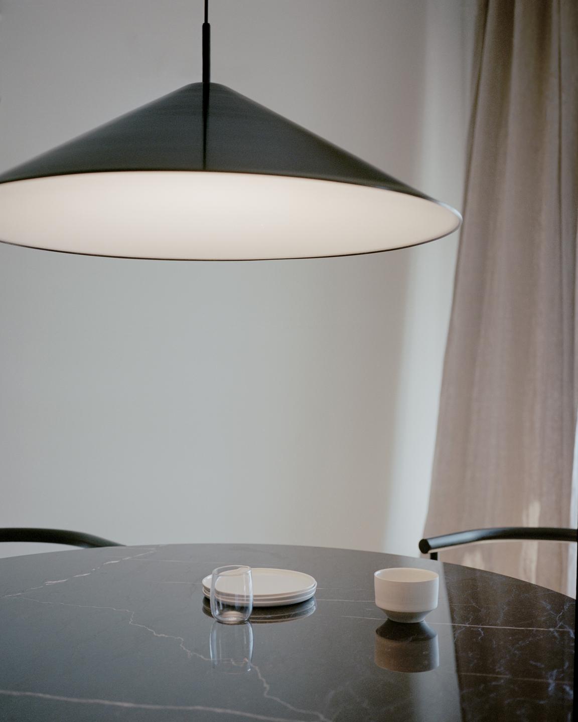 Schwarze Brolly Hanging Lampe