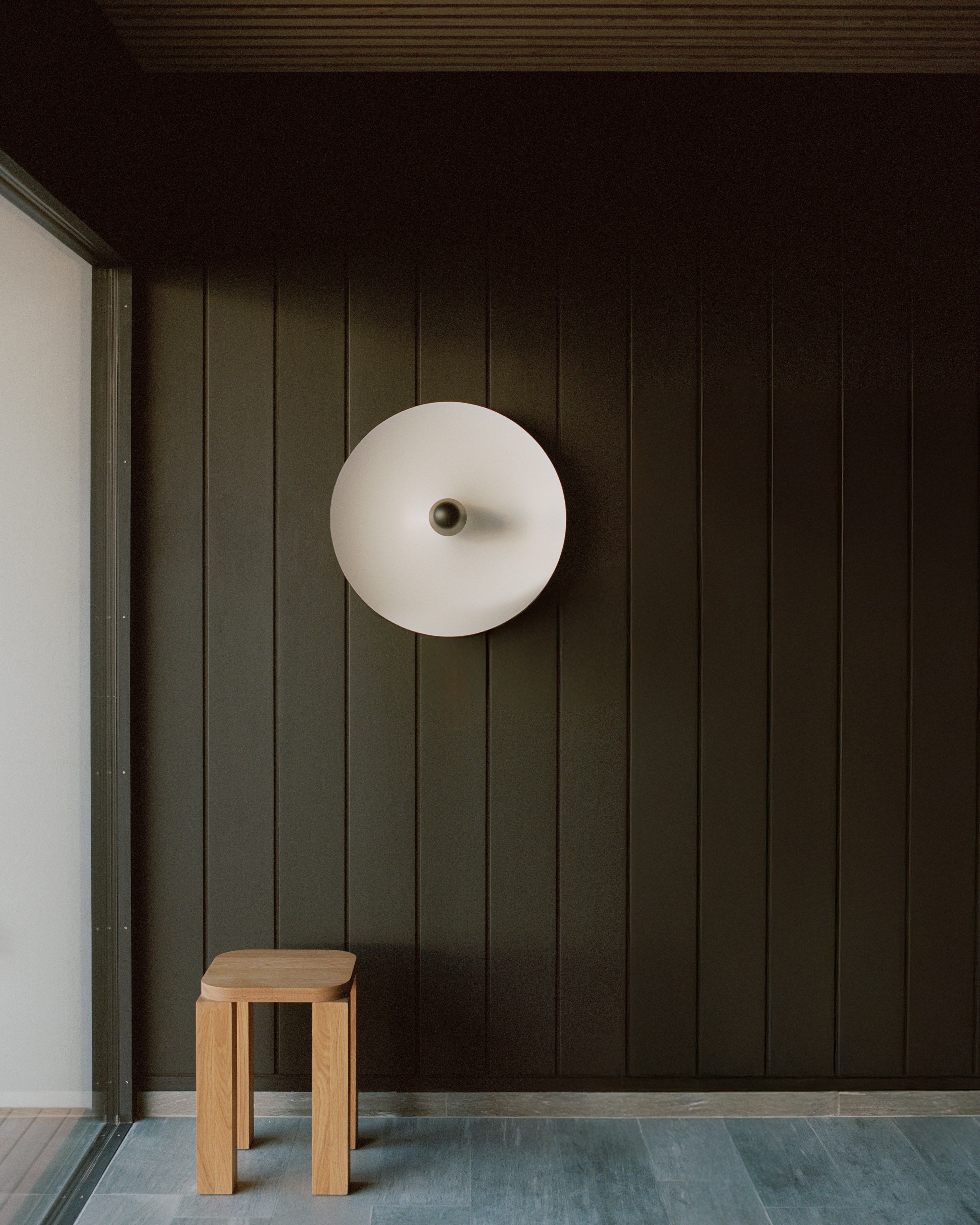 KANTARELL Wall Lamp Black with White Finish