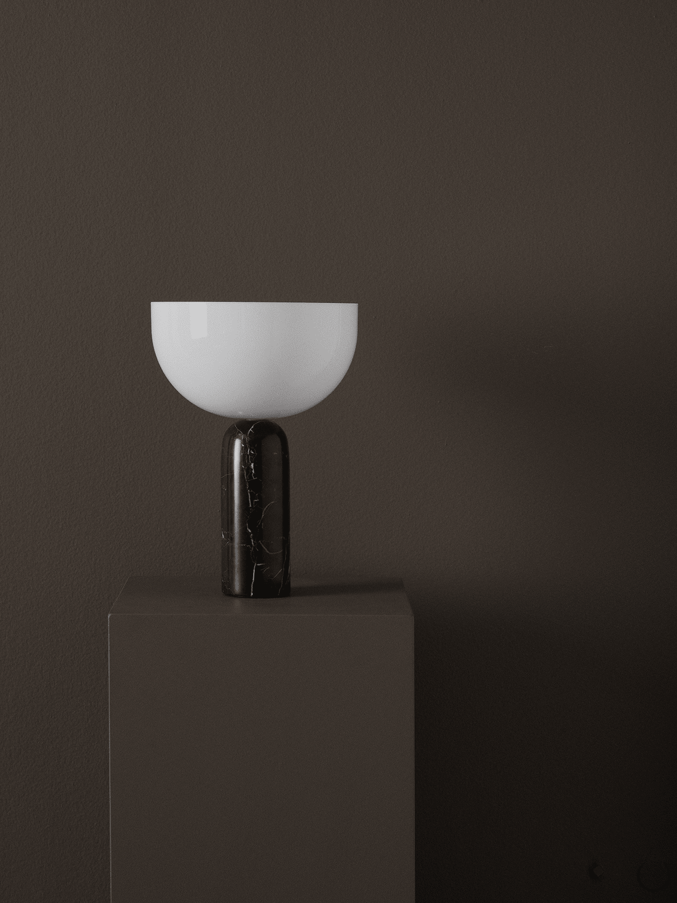 Kizu table lamp black marble
