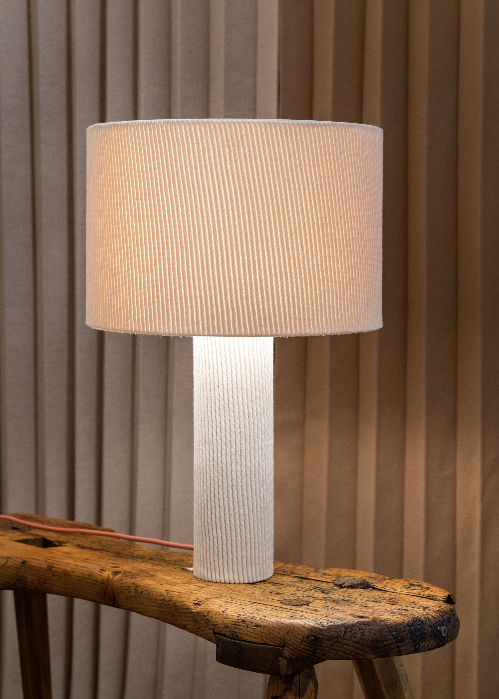 Tischlampe PYJAMA beige Wolle