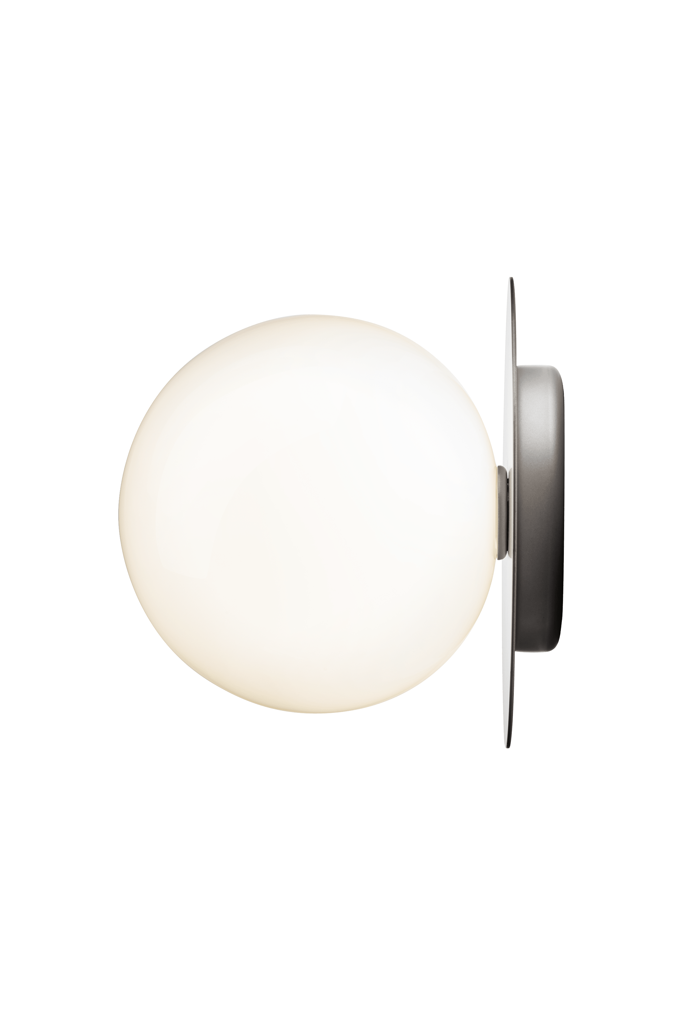 Wandlampe LIILA in Silber mit opalem Glas