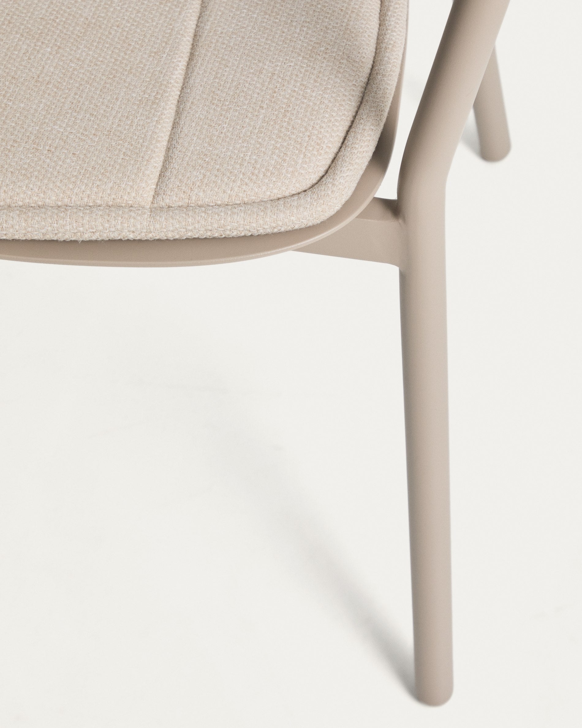 Krzesło ogrodowe ALIMIA taupe – Kave Home