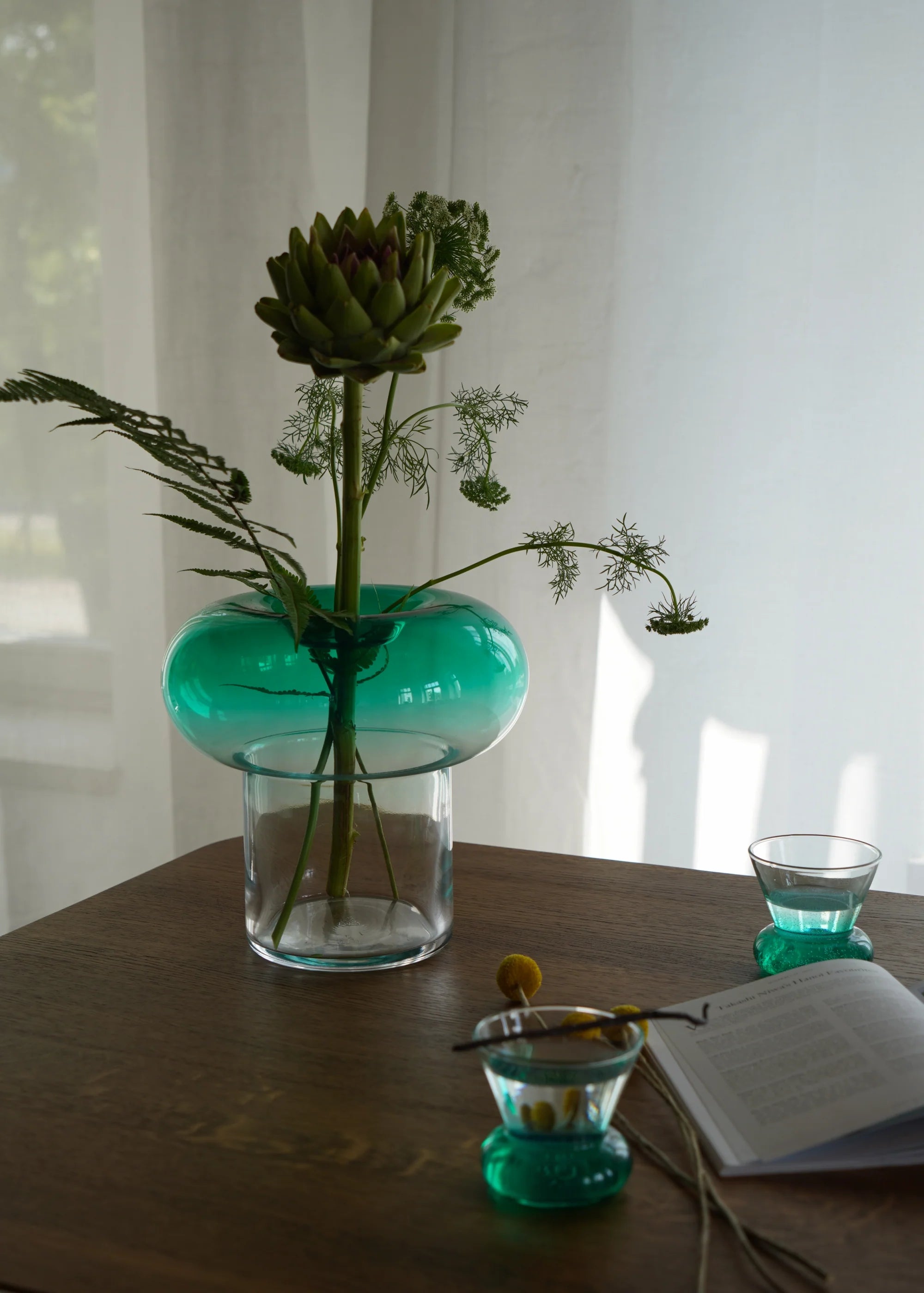 ORIO Vase green blown glass
